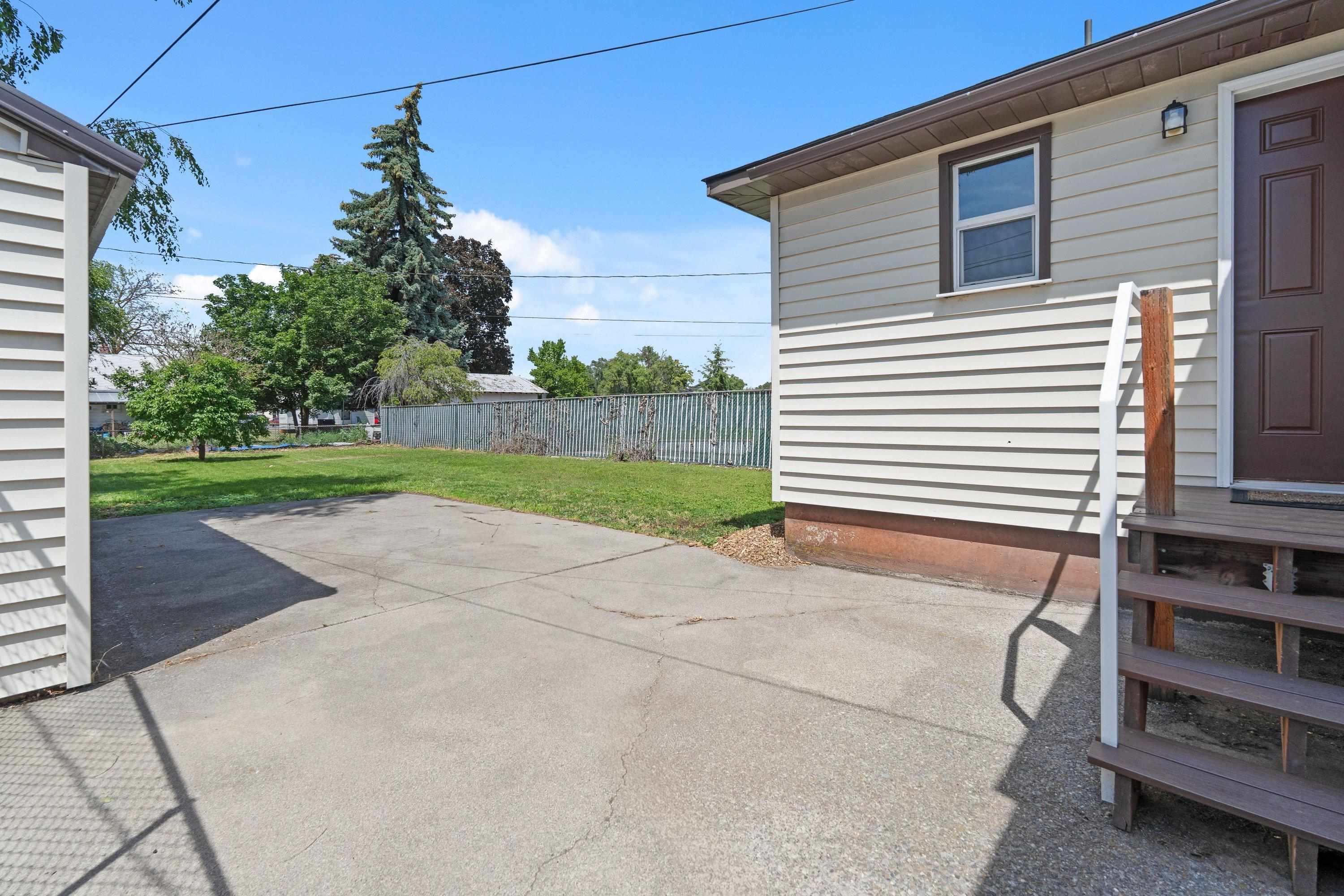 1743 N Altamont St - Photo 29