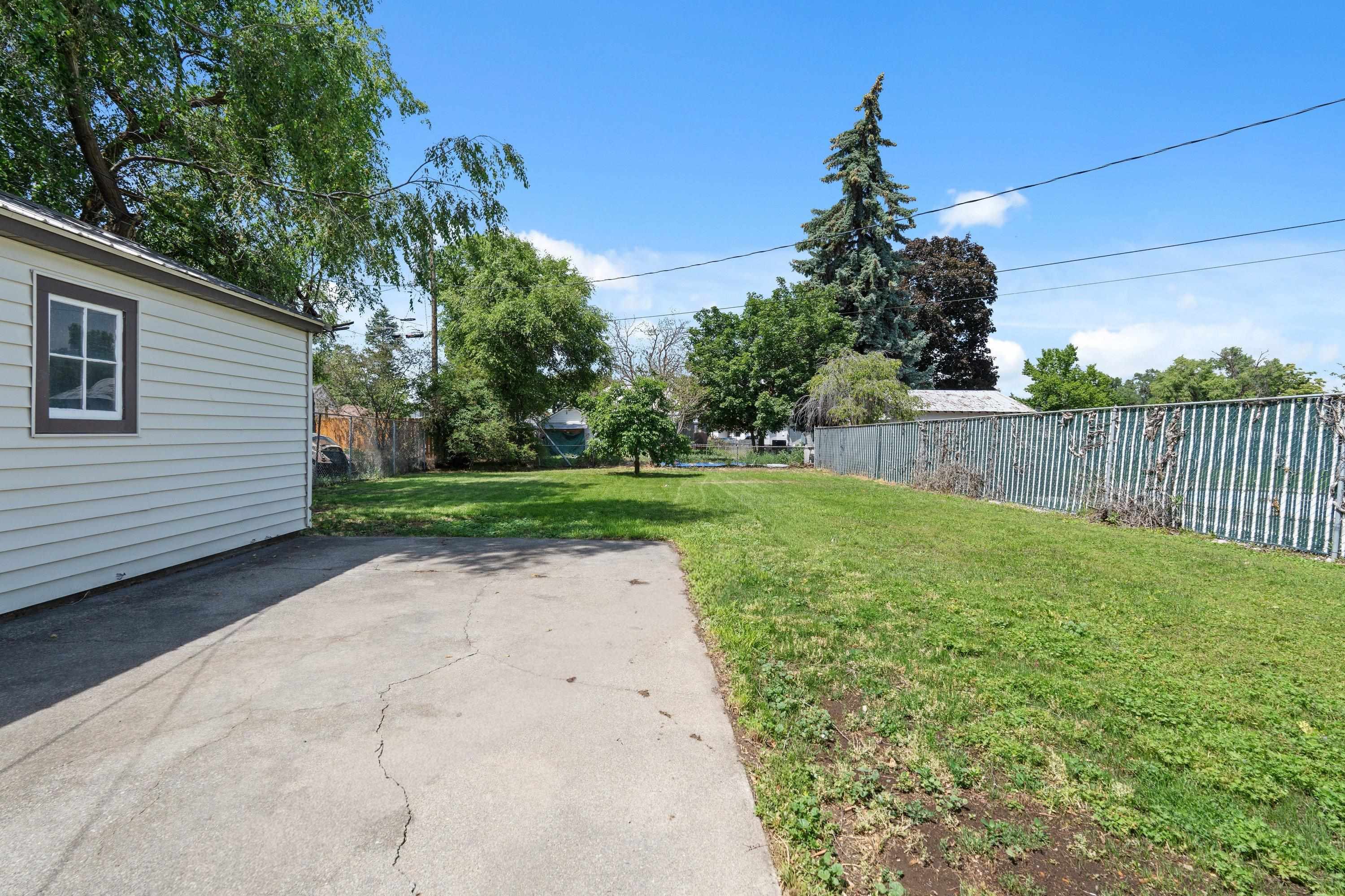 1743 N Altamont St - Photo 30