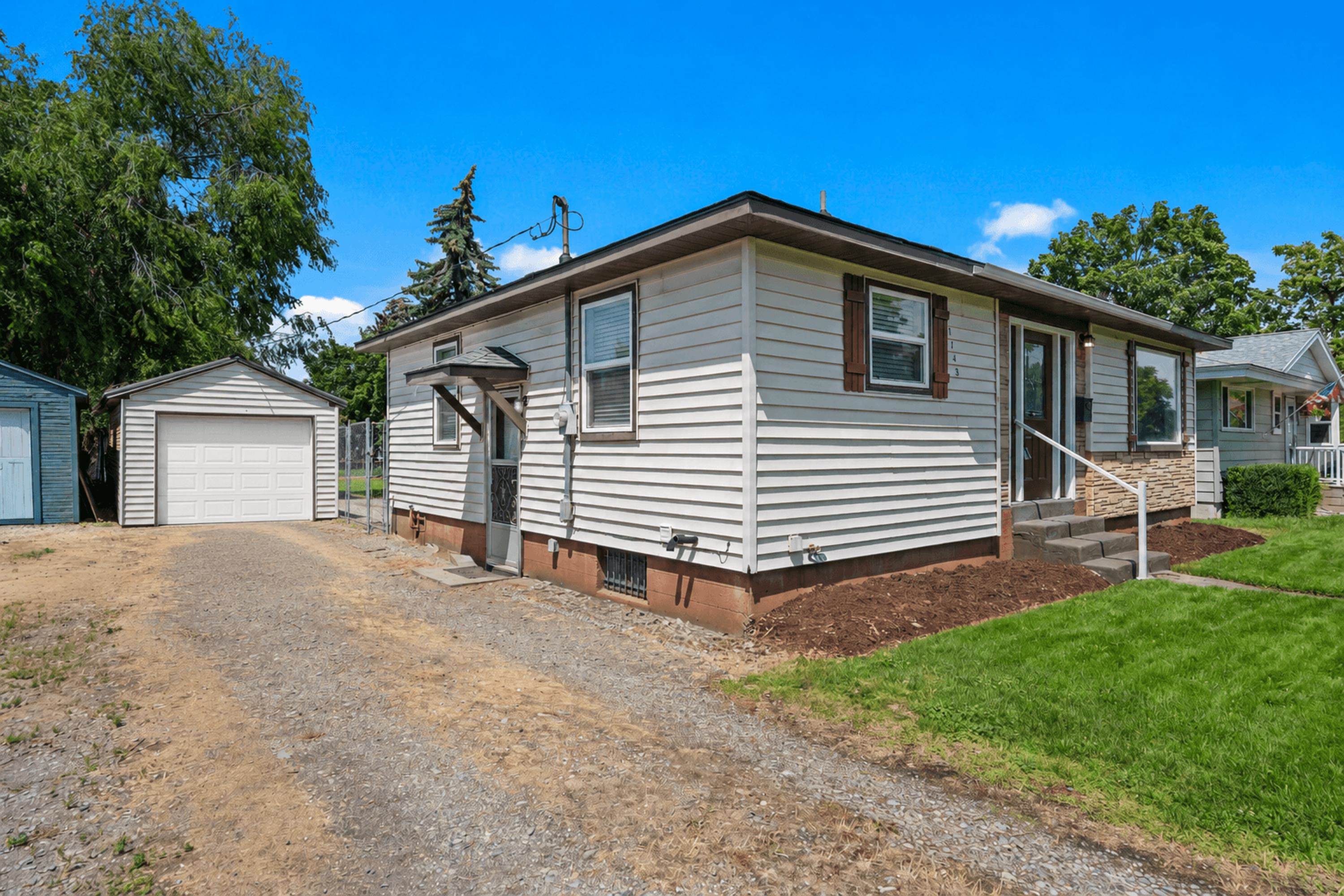1743 N Altamont St - Photo 2
