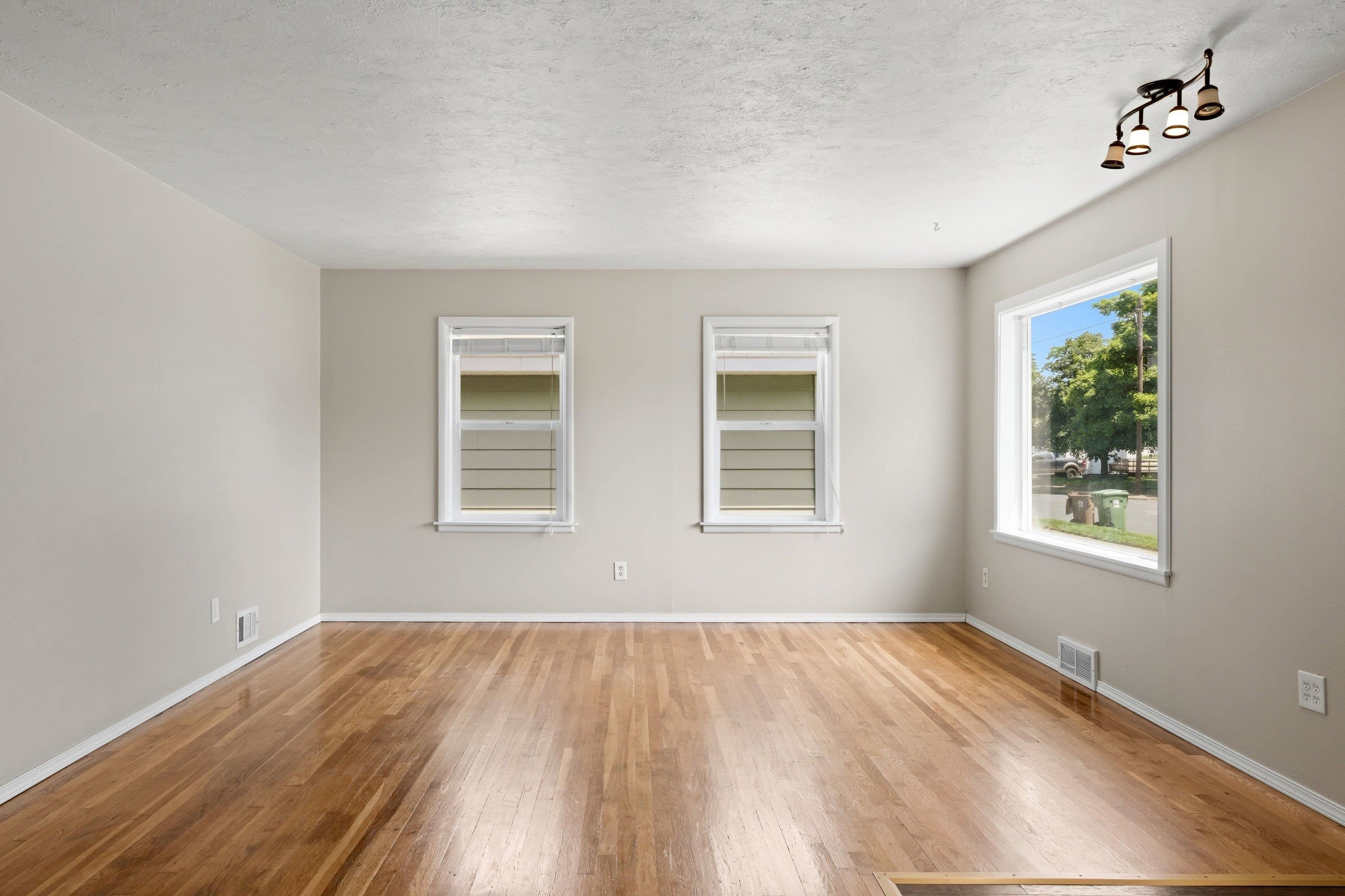 1743 N Altamont St - Photo 7