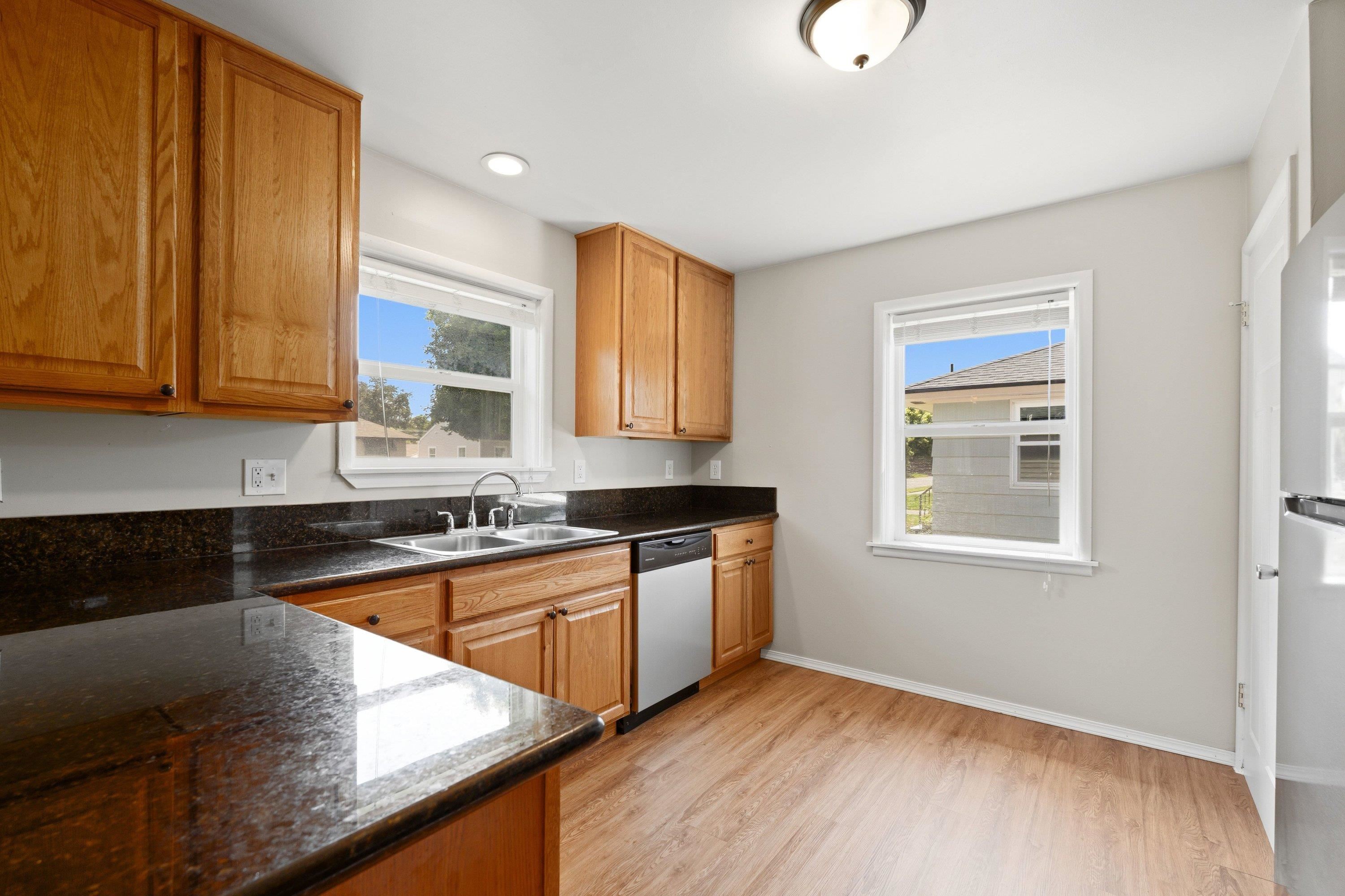 1743 N Altamont St - Photo 10