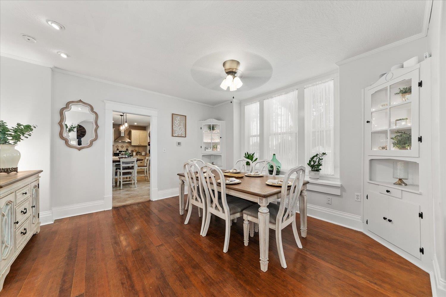 209 E 3rd Ave - Photo 6