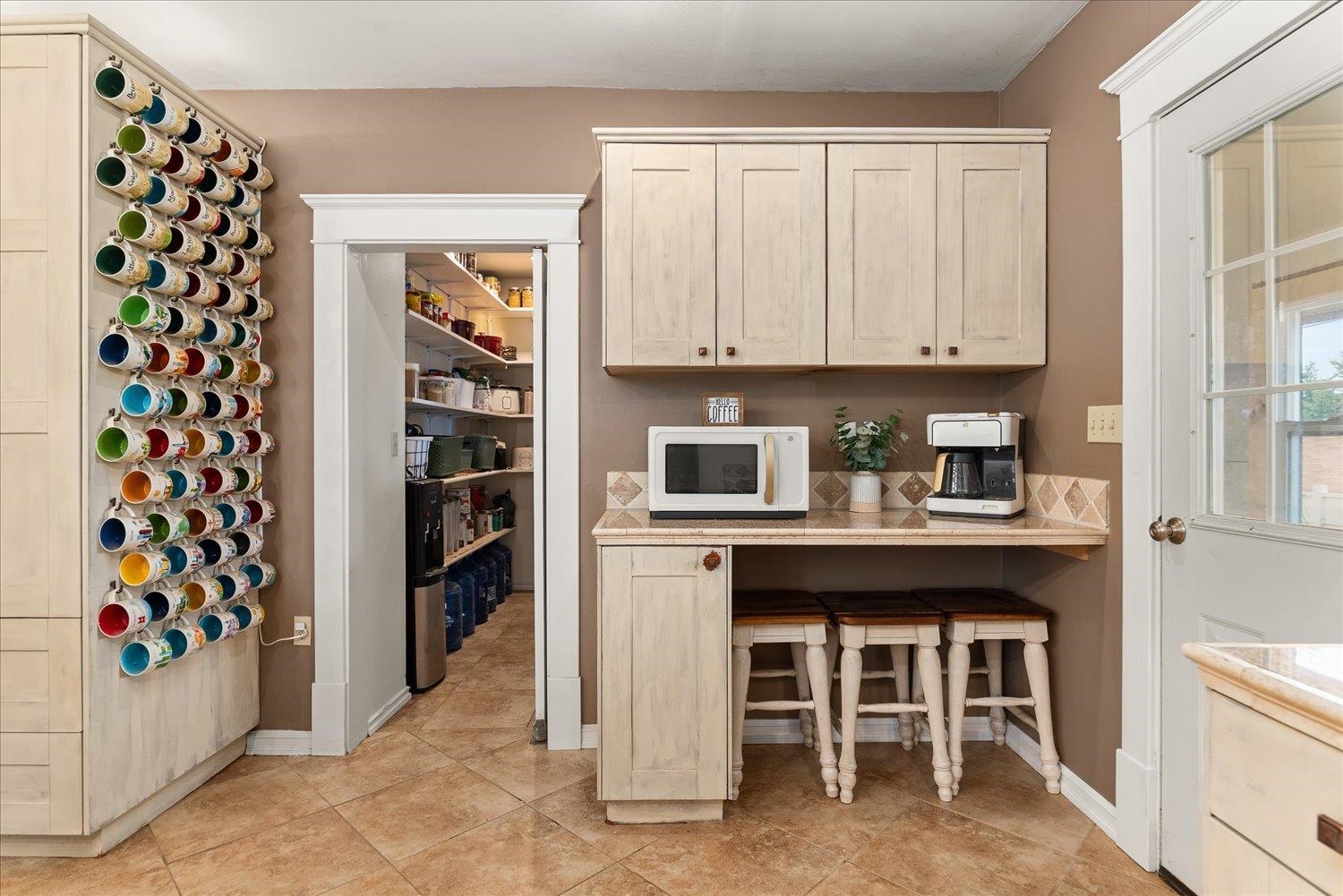 209 E 3rd Ave - Photo 11