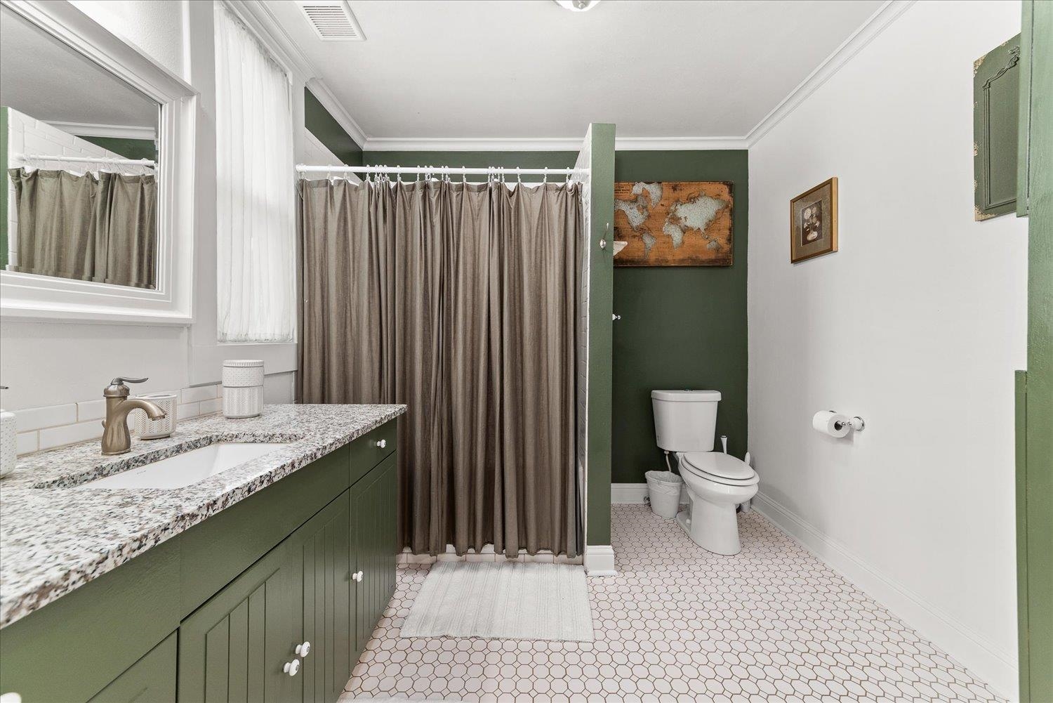 209 E 3rd Ave - Photo 14