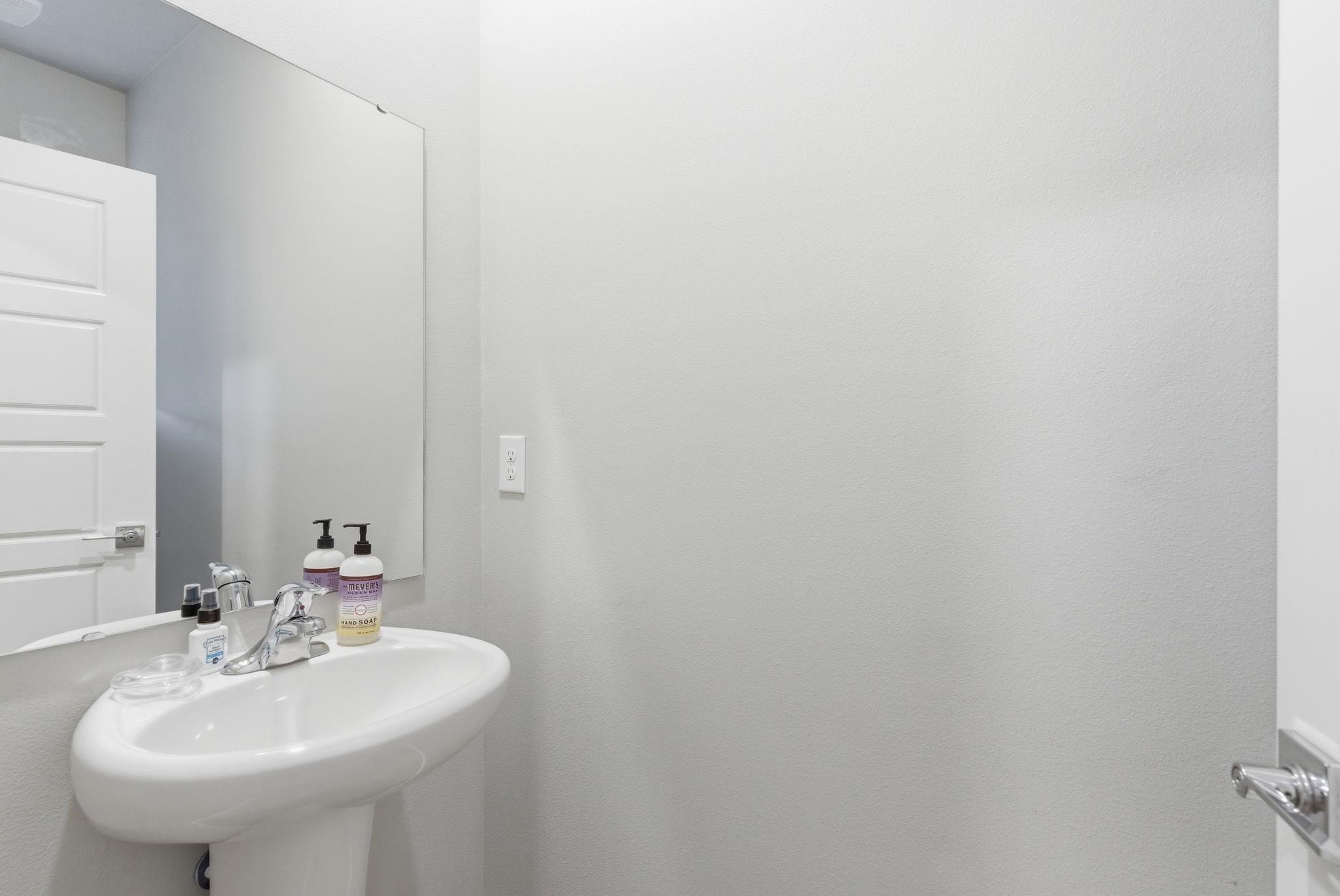 5606 W Youngstown Ln - Photo 4