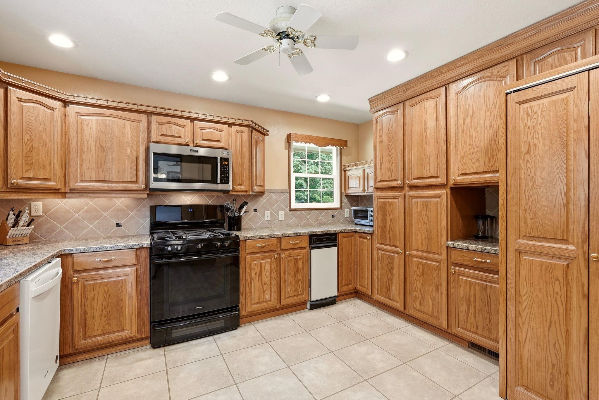 28205 BEAR LAKE Rd - Photo 7