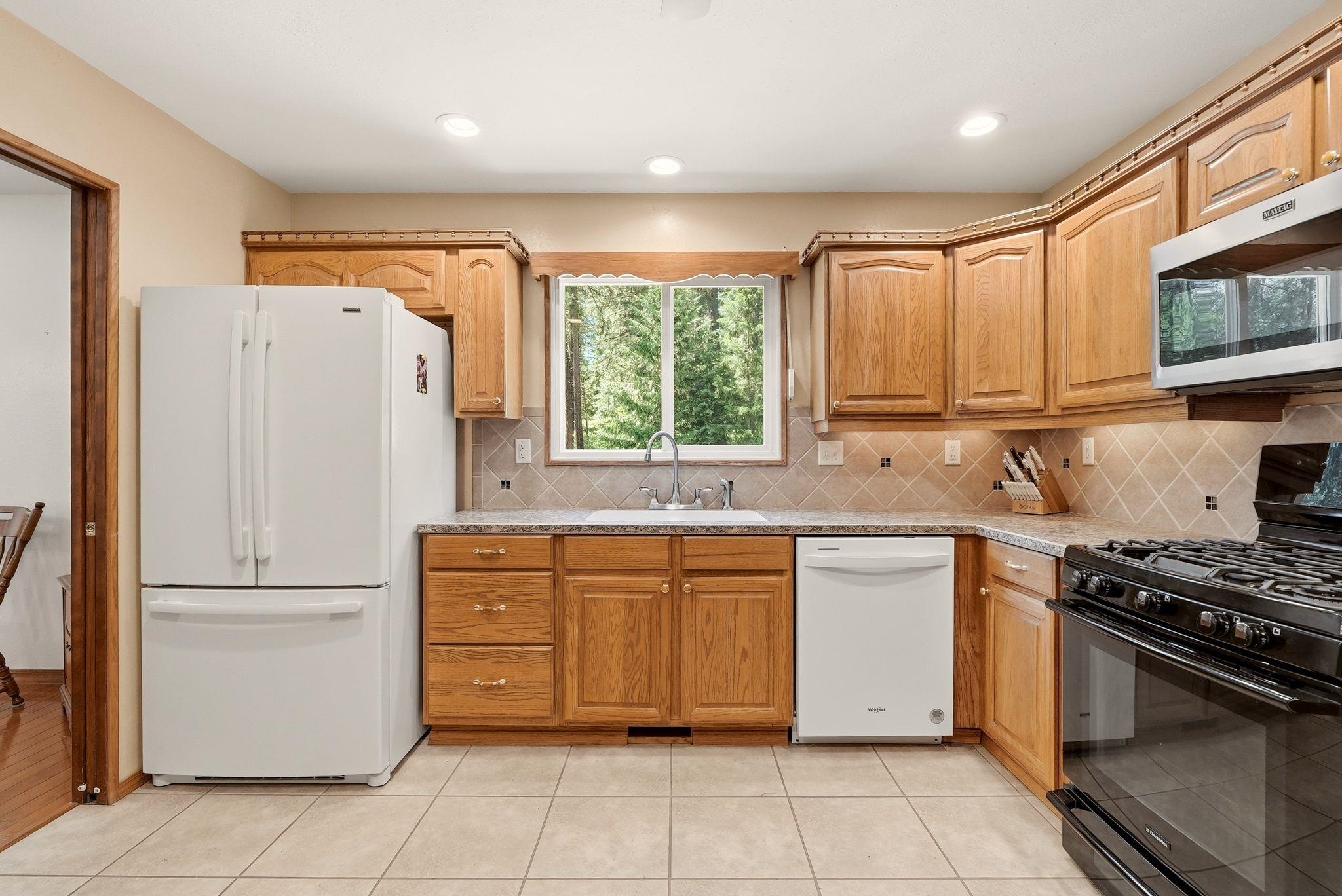 28205 BEAR LAKE Rd - Photo 8