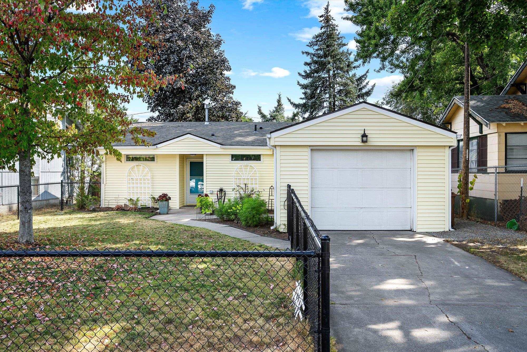 4026 E 24TH Ave - Photo 1