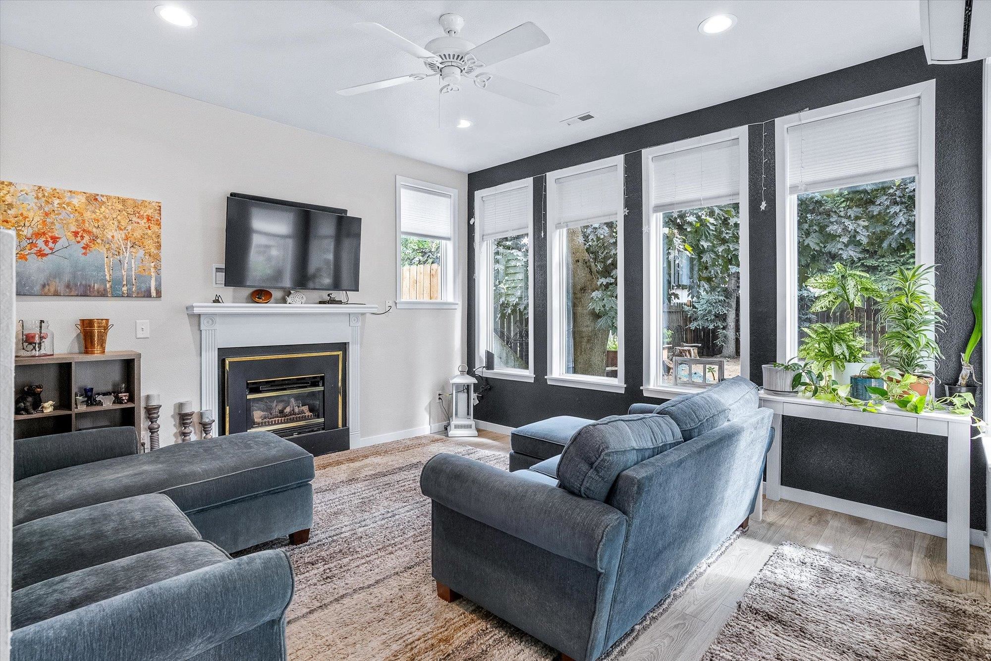 4026 E 24TH Ave - Photo 3