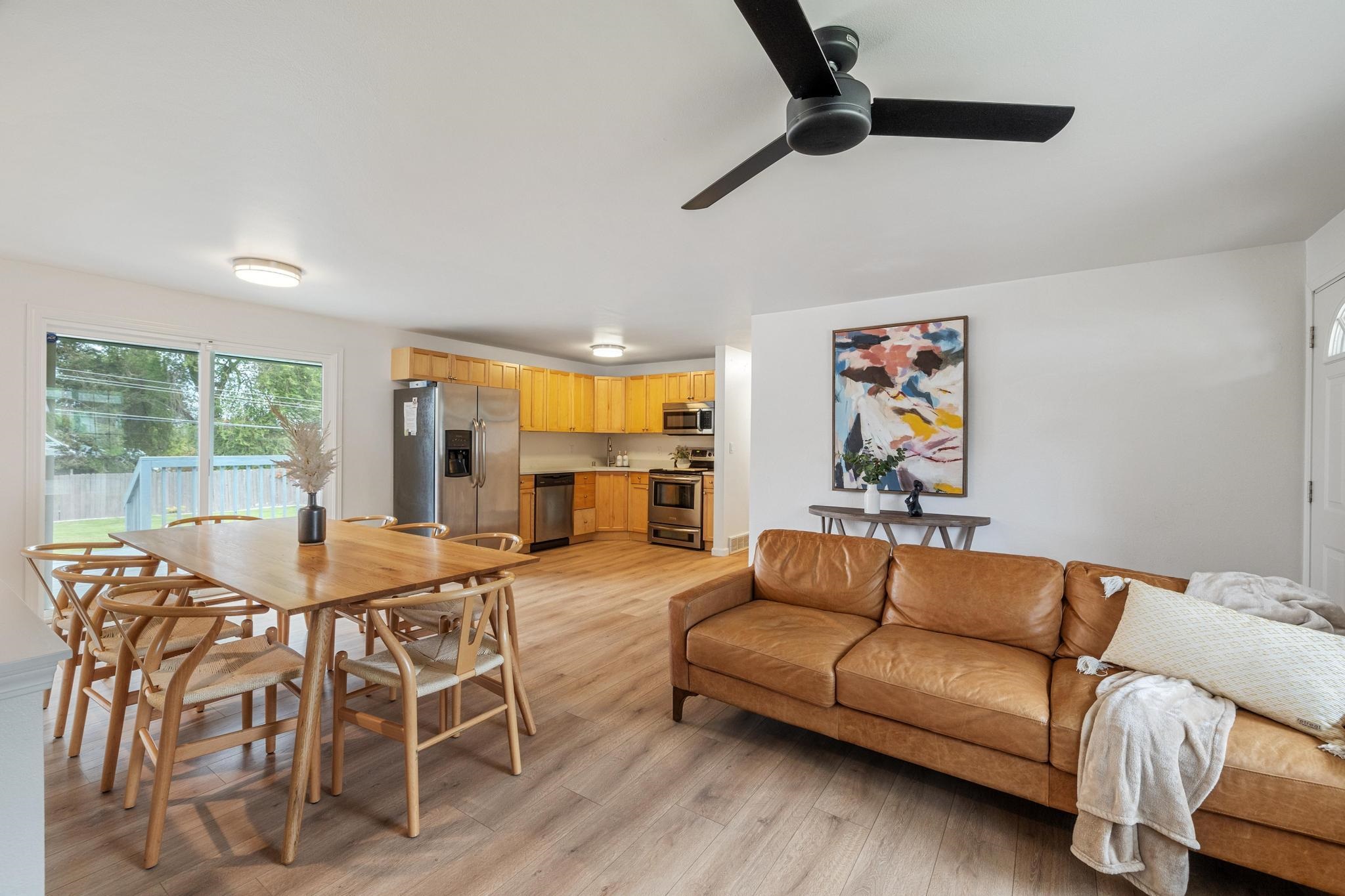 11117 E 11TH Ave - Photo 4