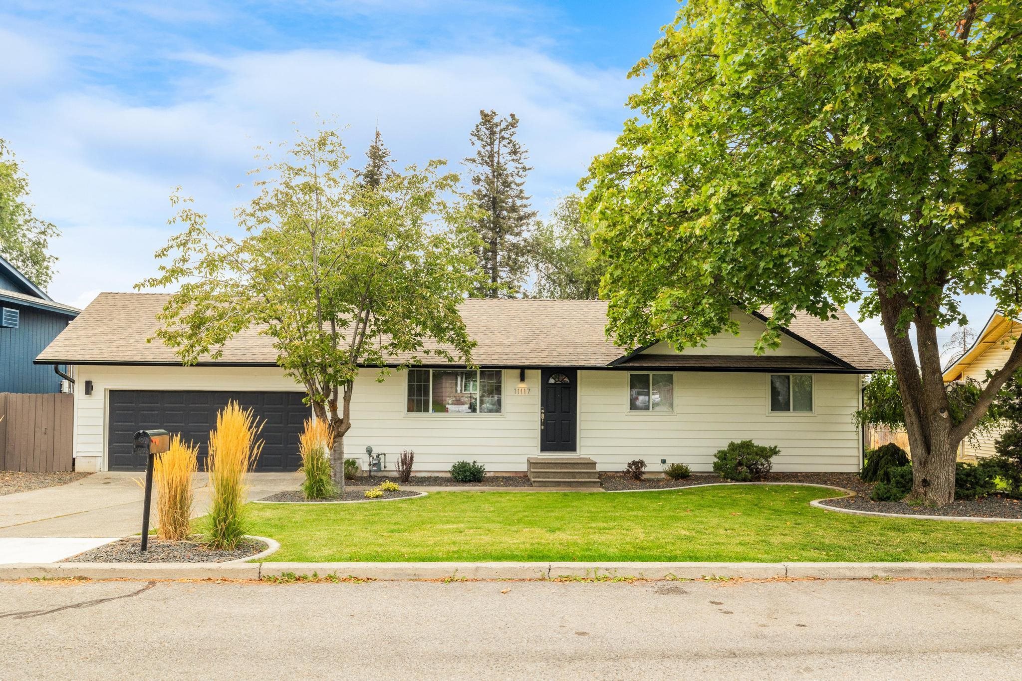 11117 E 11TH Ave - Photo 1