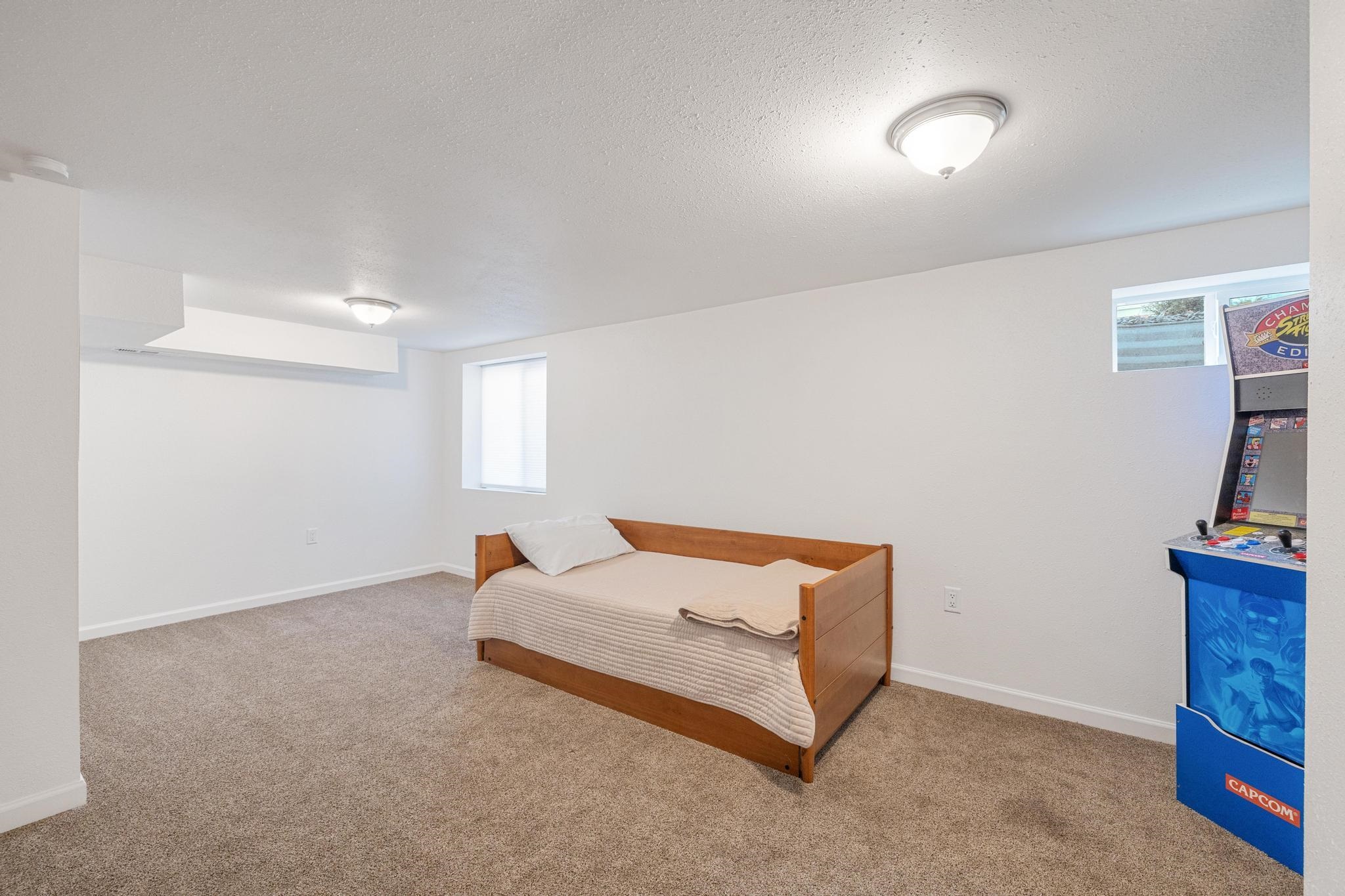 11117 E 11TH Ave - Photo 11