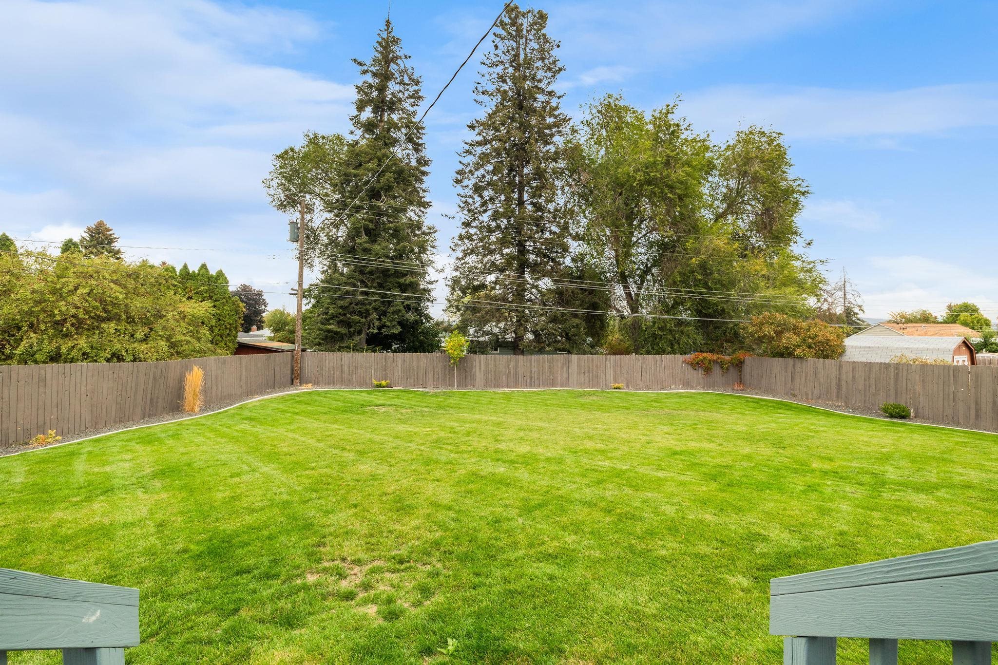 11117 E 11TH Ave - Photo 17