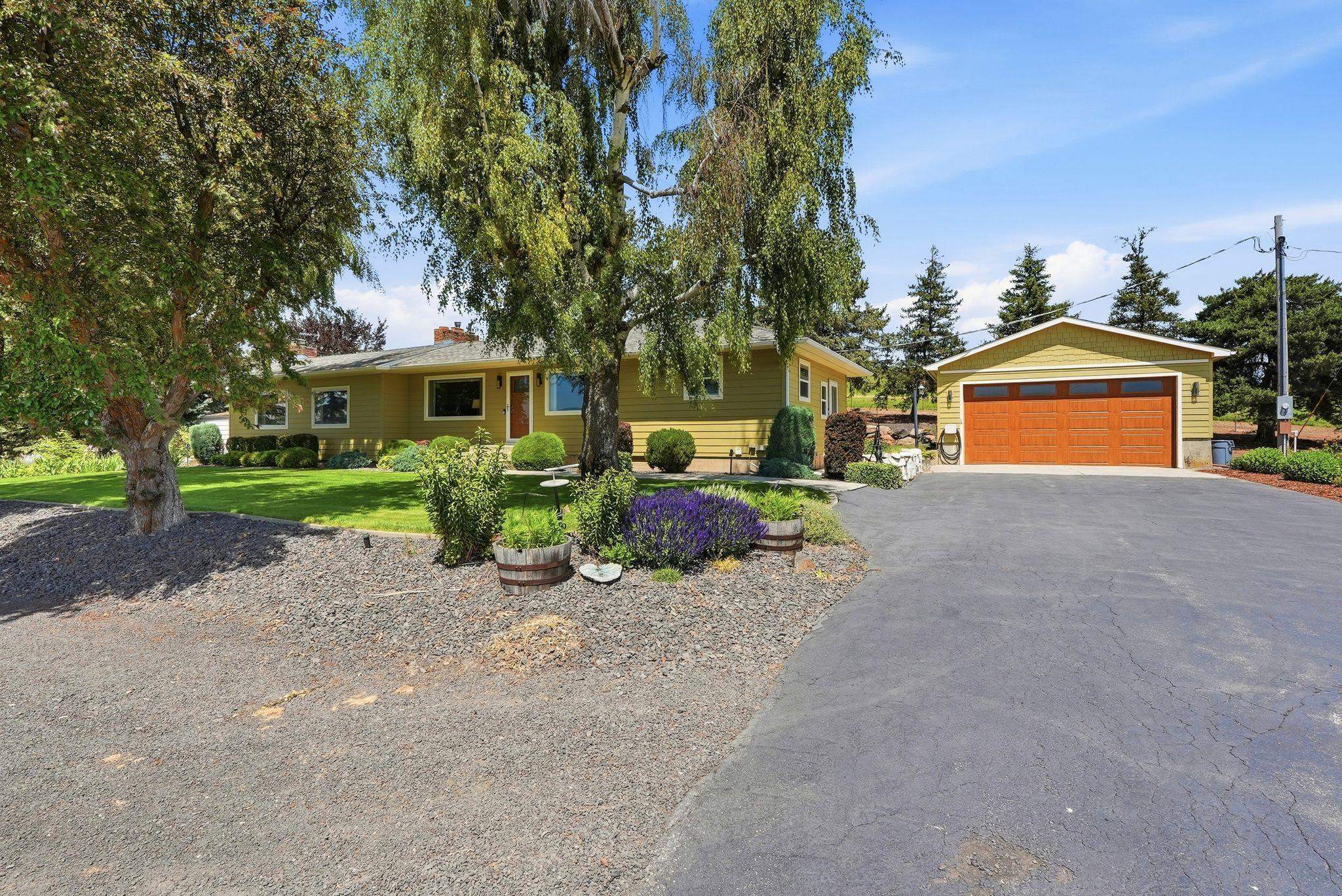 12103 E Spring Valley Rd - Photo 2