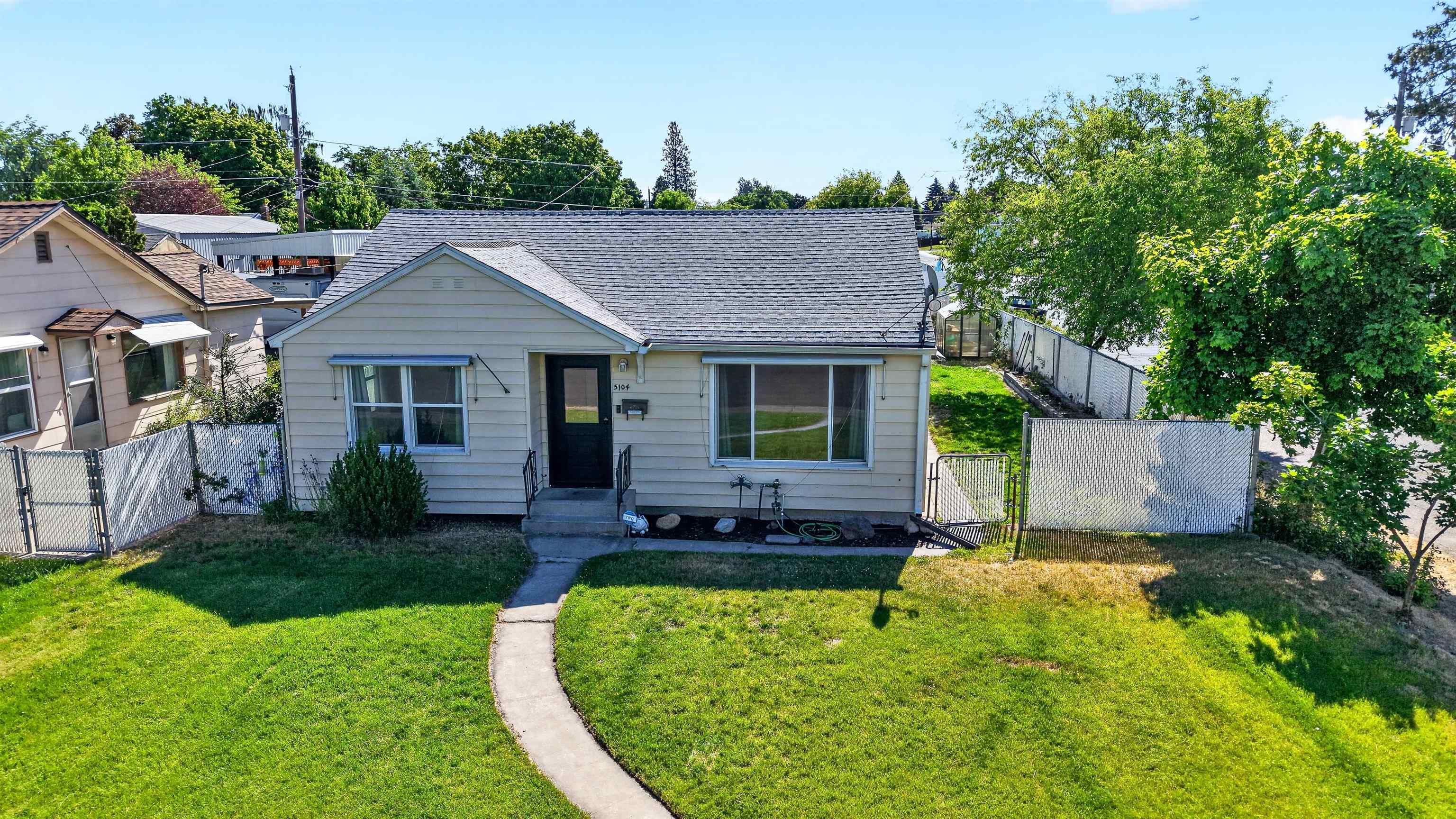 5104 N Elgin St - Photo 1