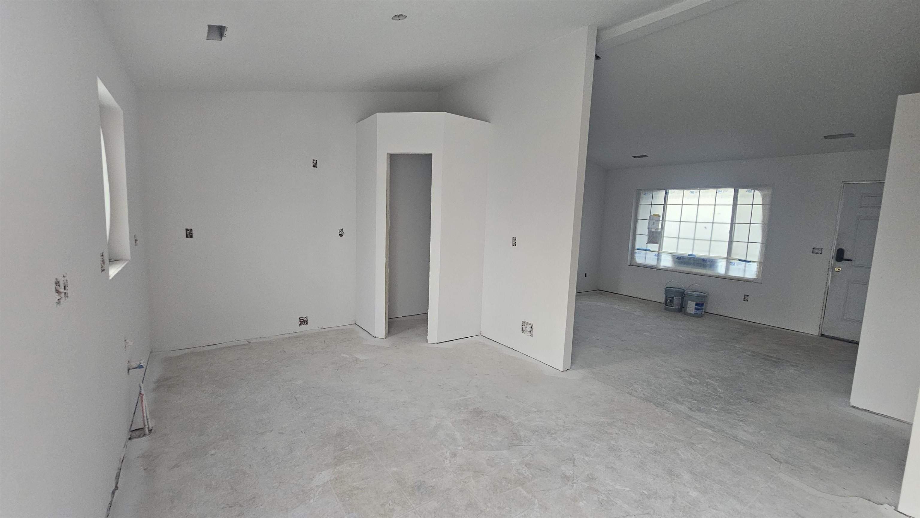 1025 N Jessie St - Photo 2