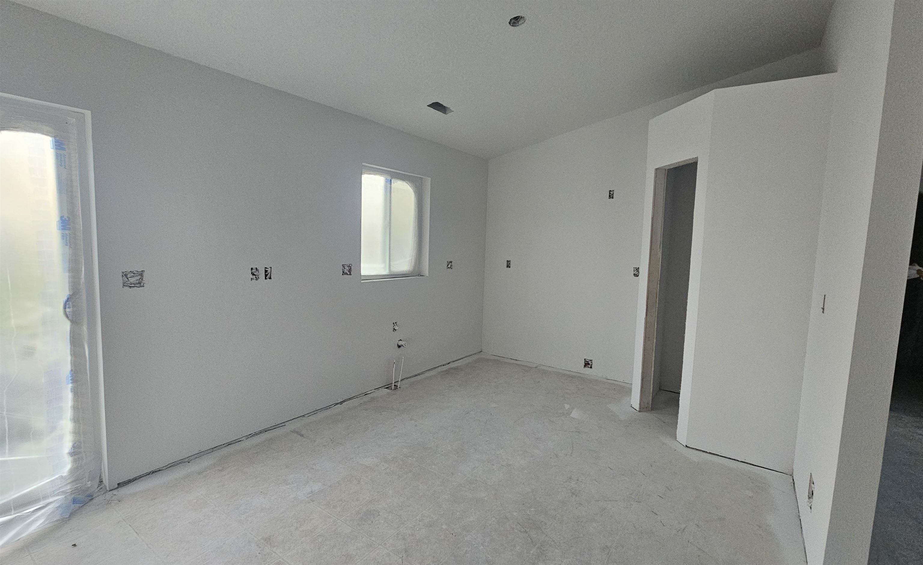 1025 N Jessie St - Photo 3