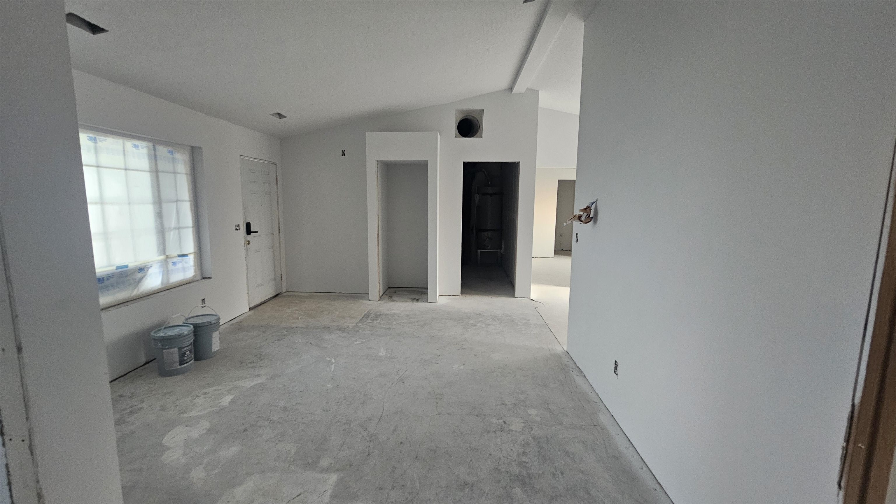 1025 N Jessie St - Photo 5