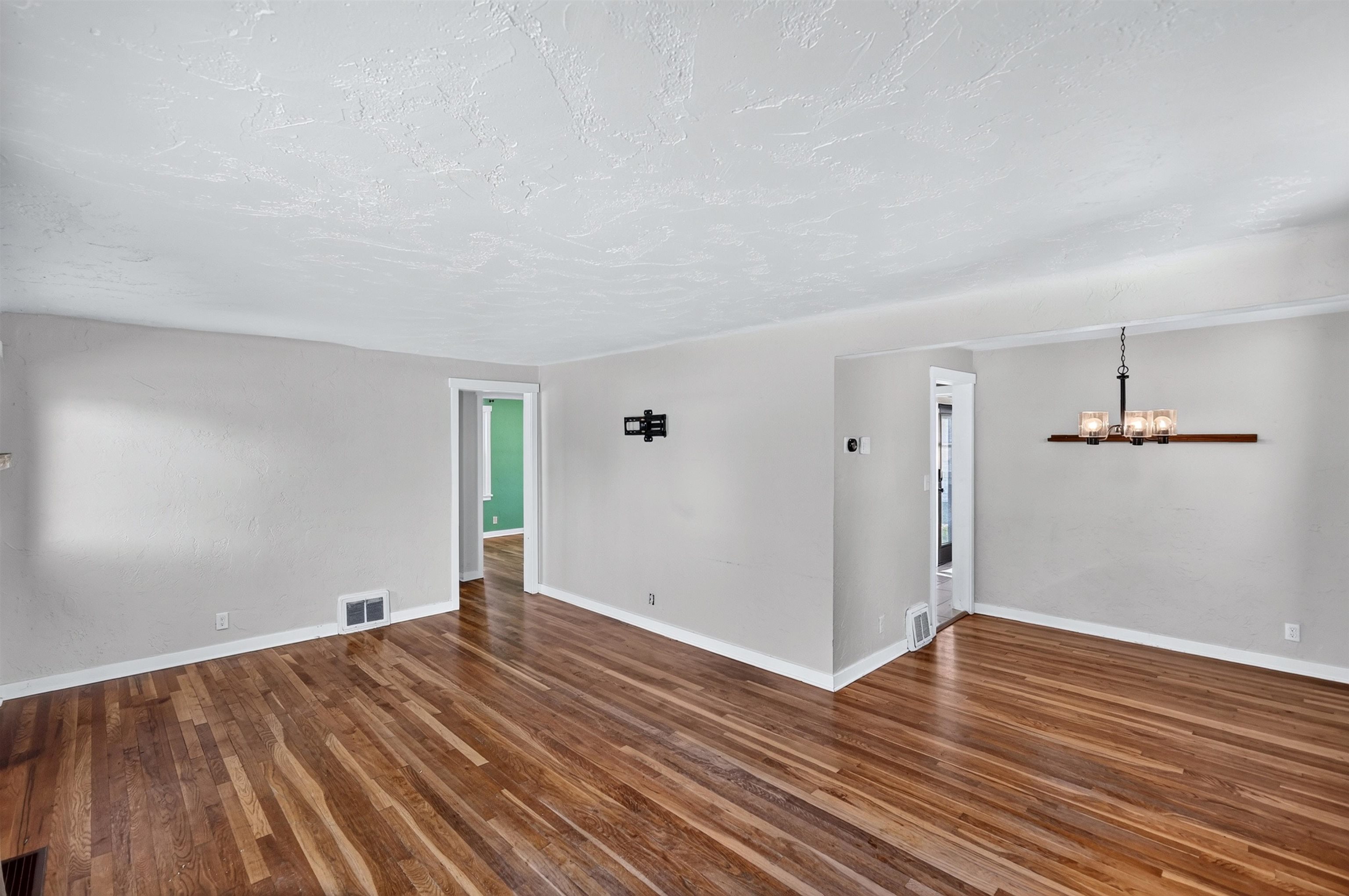 5104 N Elgin St - Photo 5