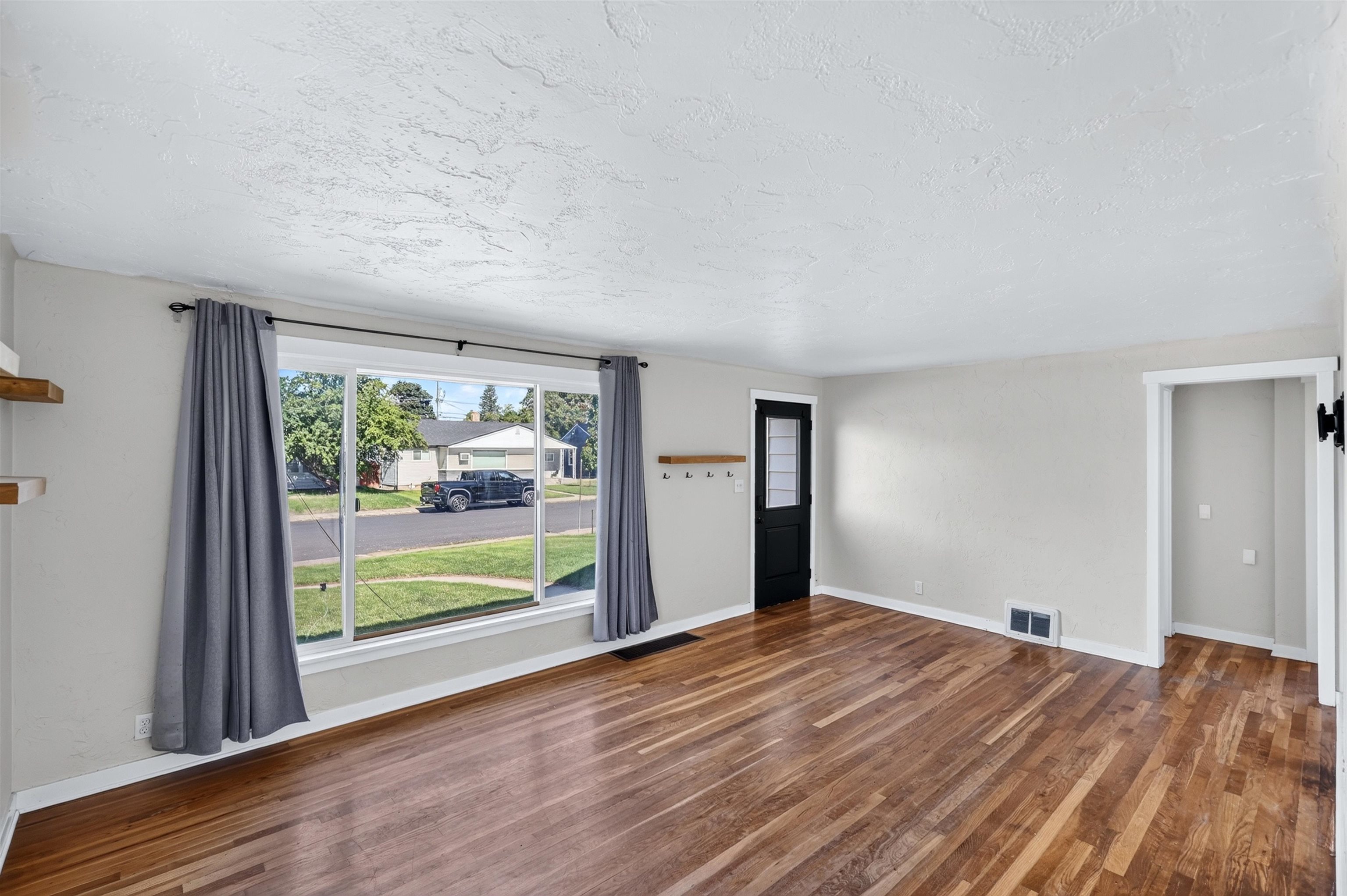 5104 N Elgin St - Photo 6
