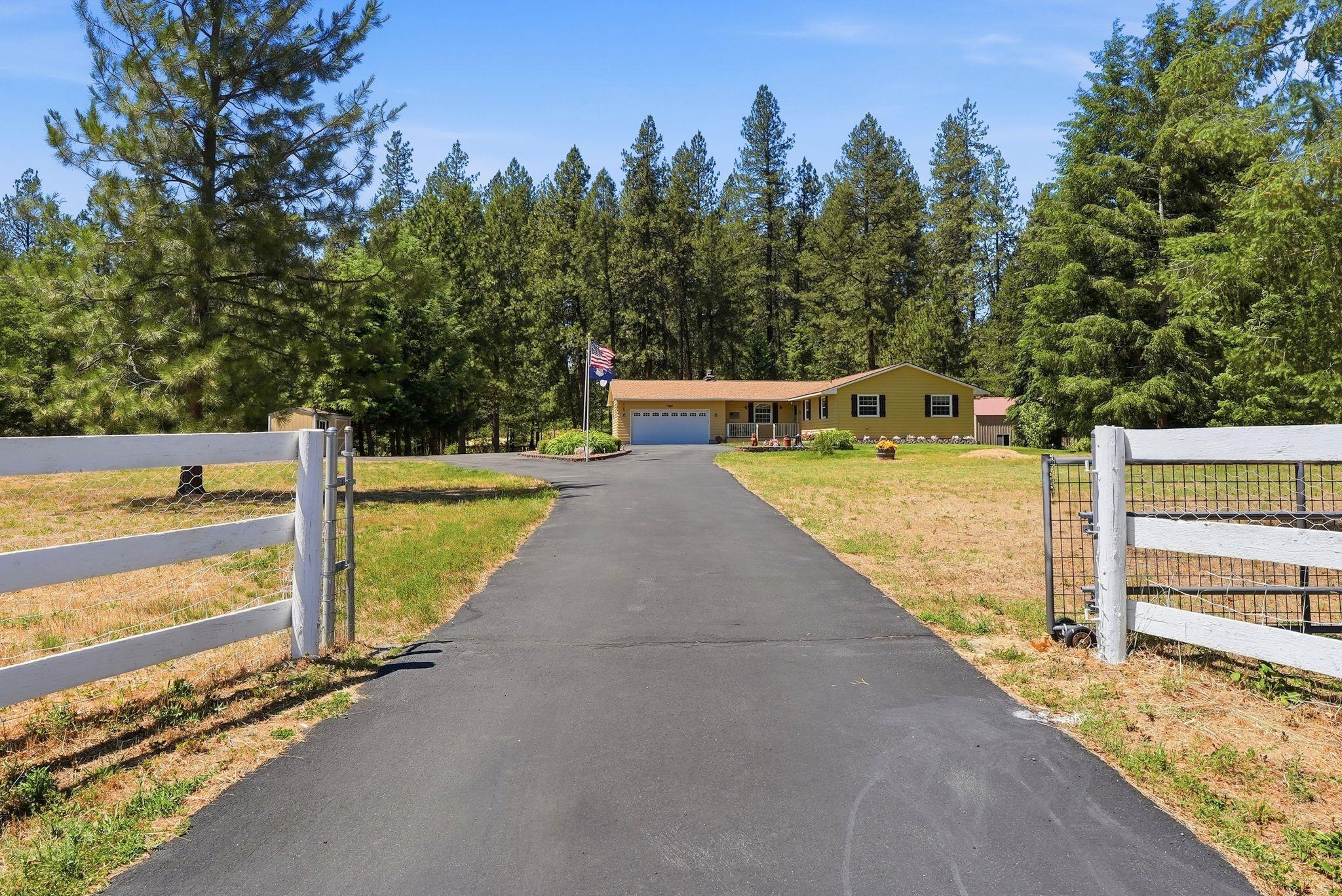 28205 BEAR LAKE Rd - Photo 2