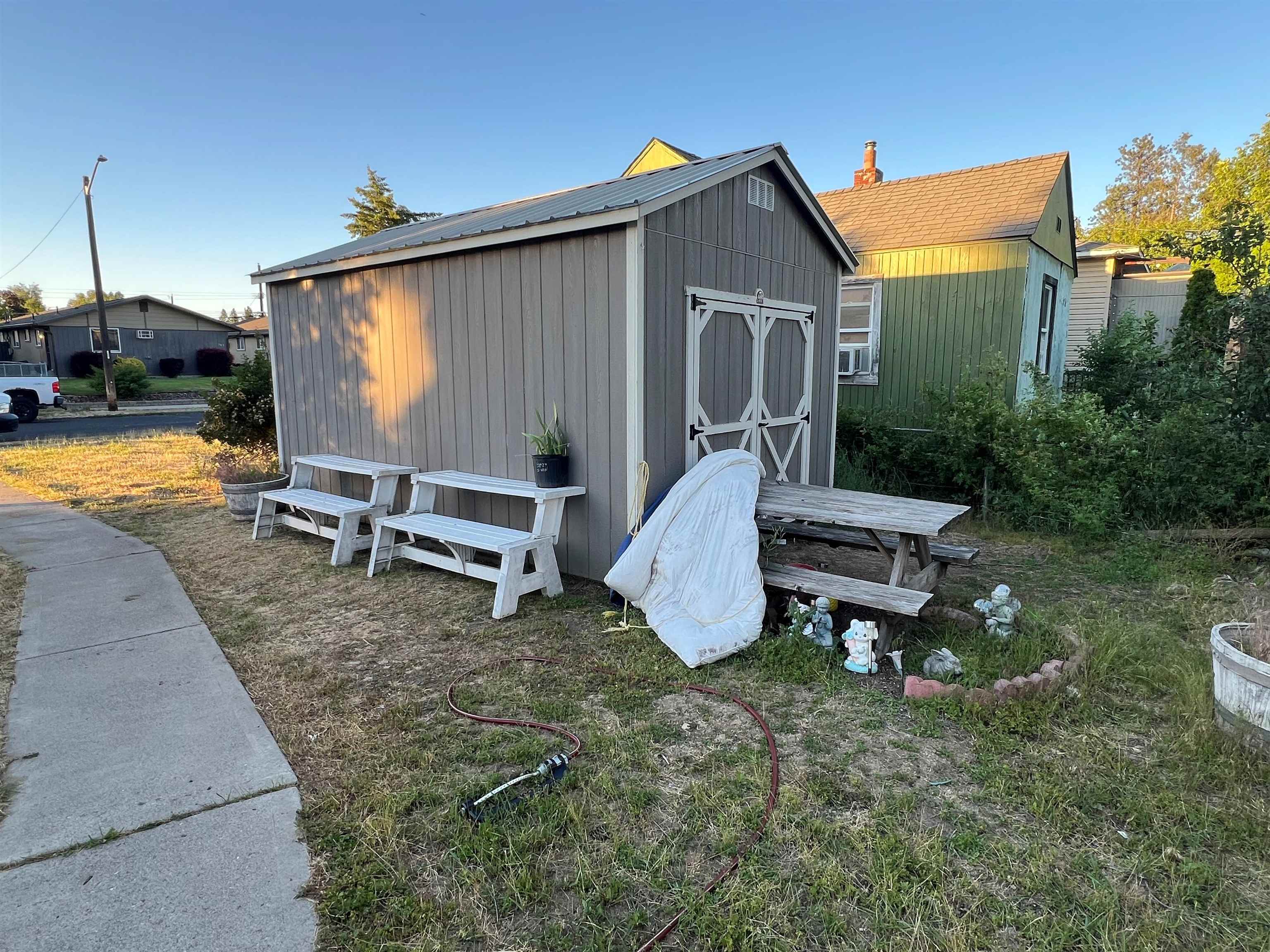 628 E Sanson Ave - Photo 2