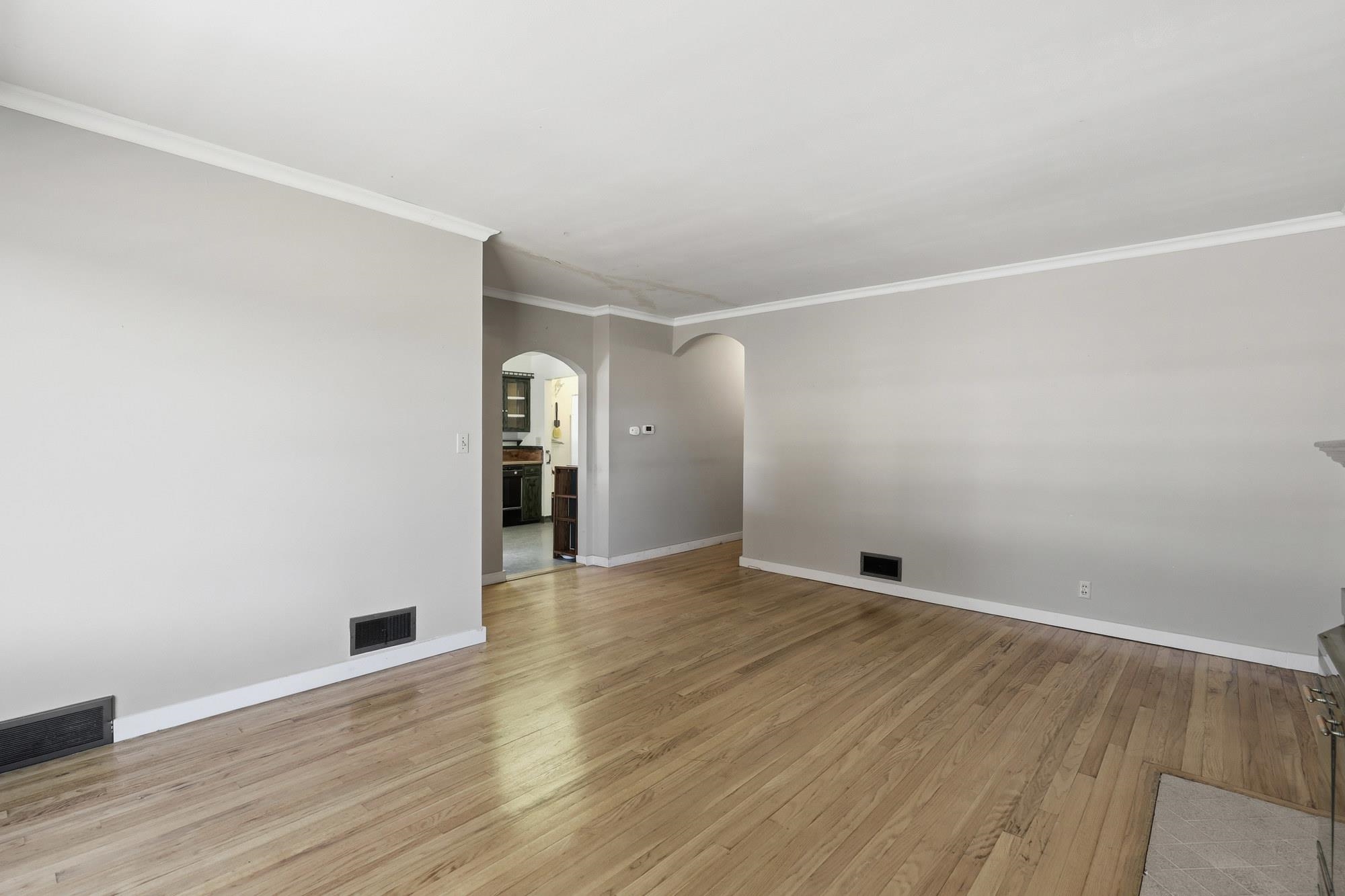 1424 E EMPIRE Ave - Photo 3