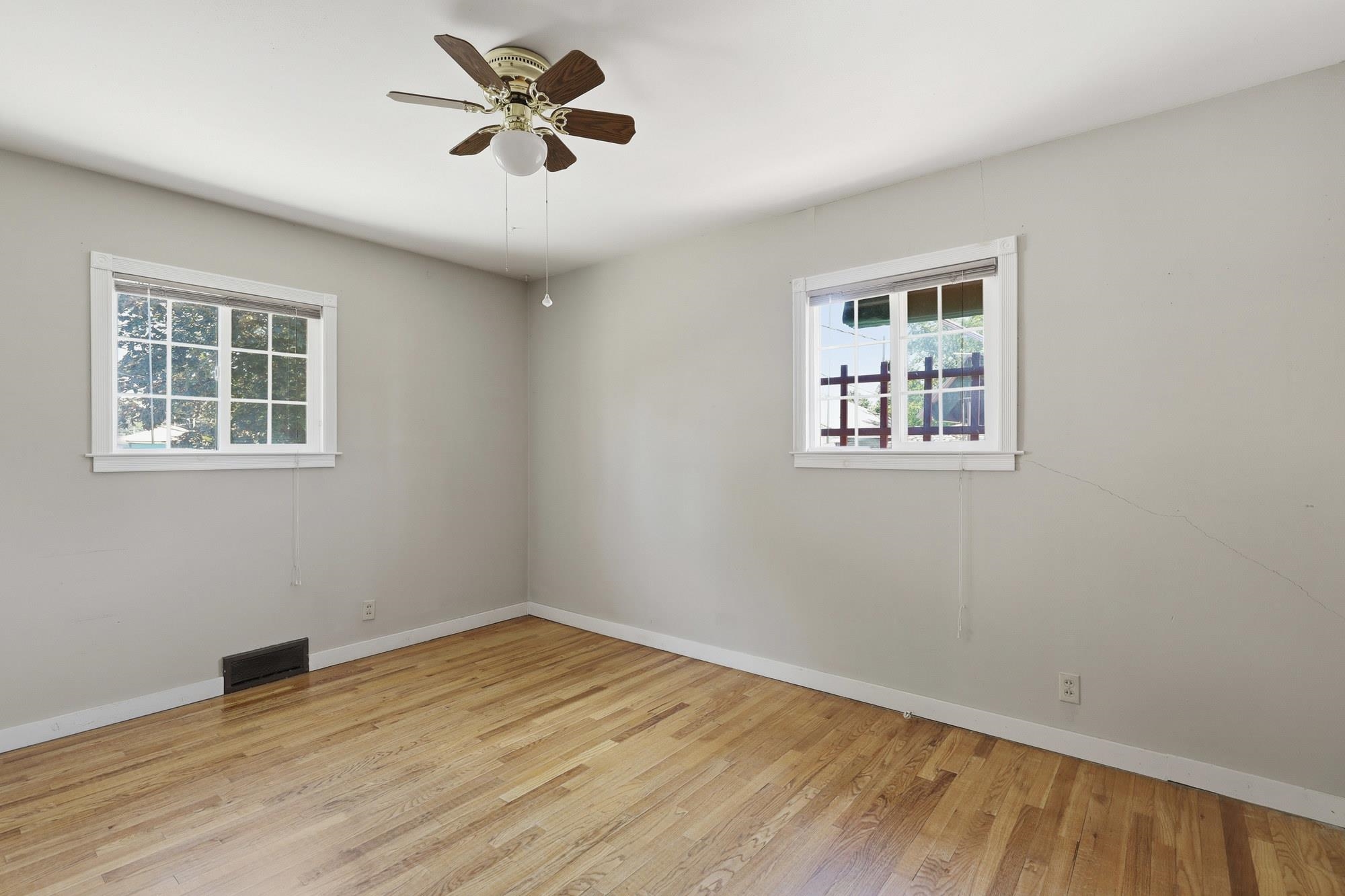 1424 E EMPIRE Ave - Photo 21