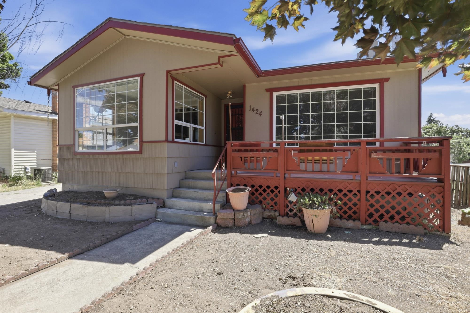 1424 E EMPIRE Ave - Photo 2