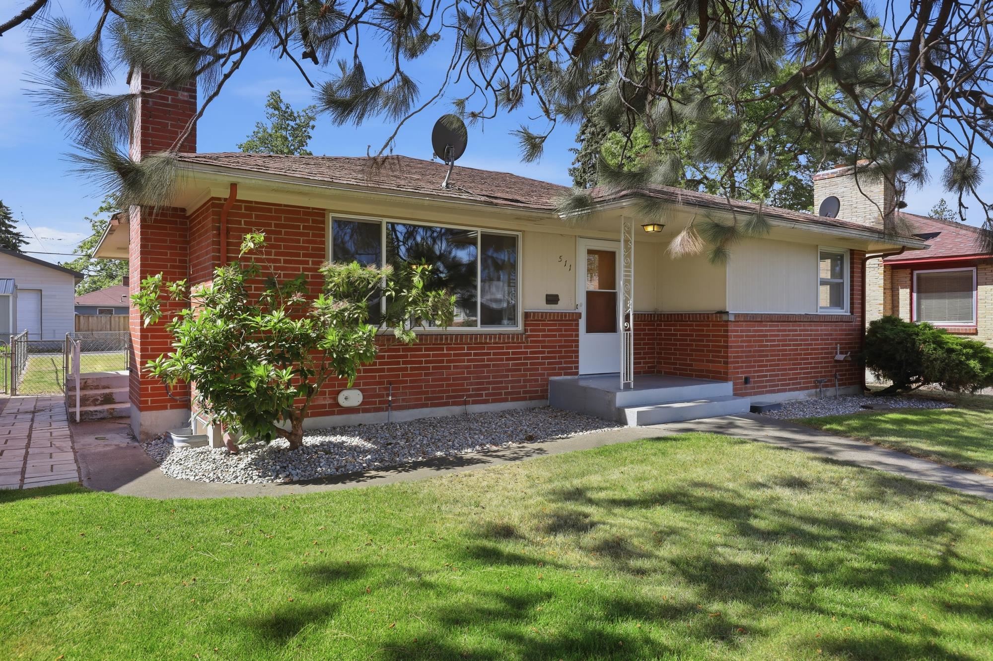 511 W Columbia Ave - Photo 2