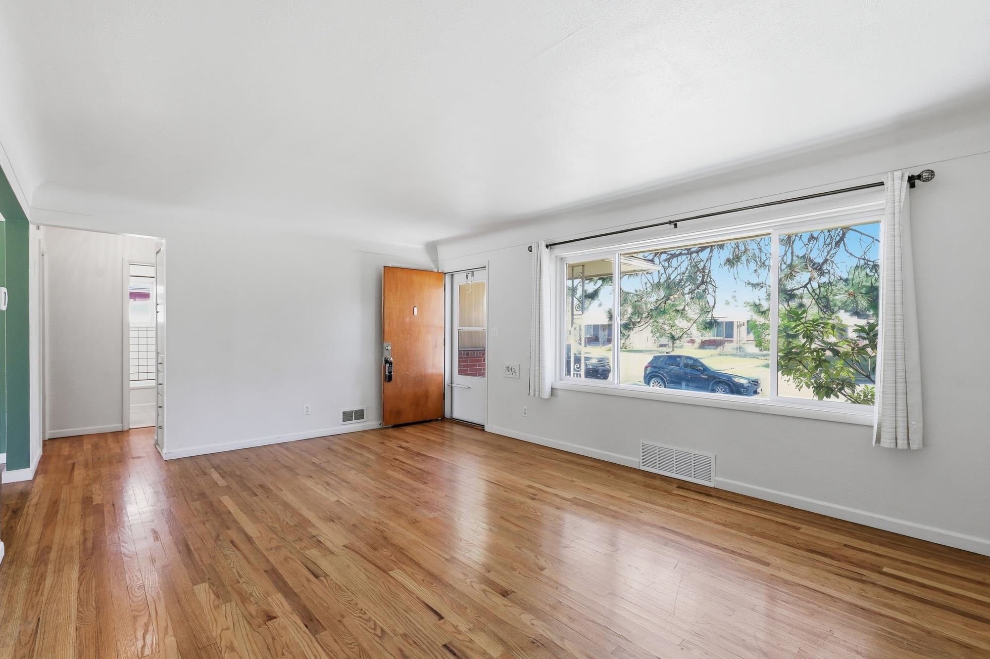 511 W Columbia Ave - Photo 4