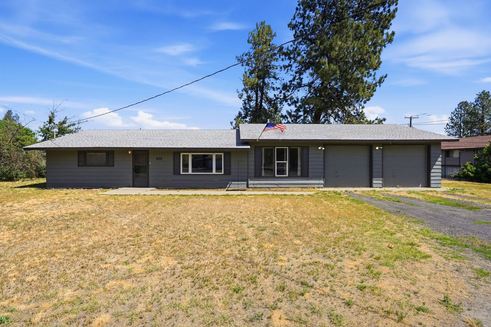625 Clay St - Photo 1