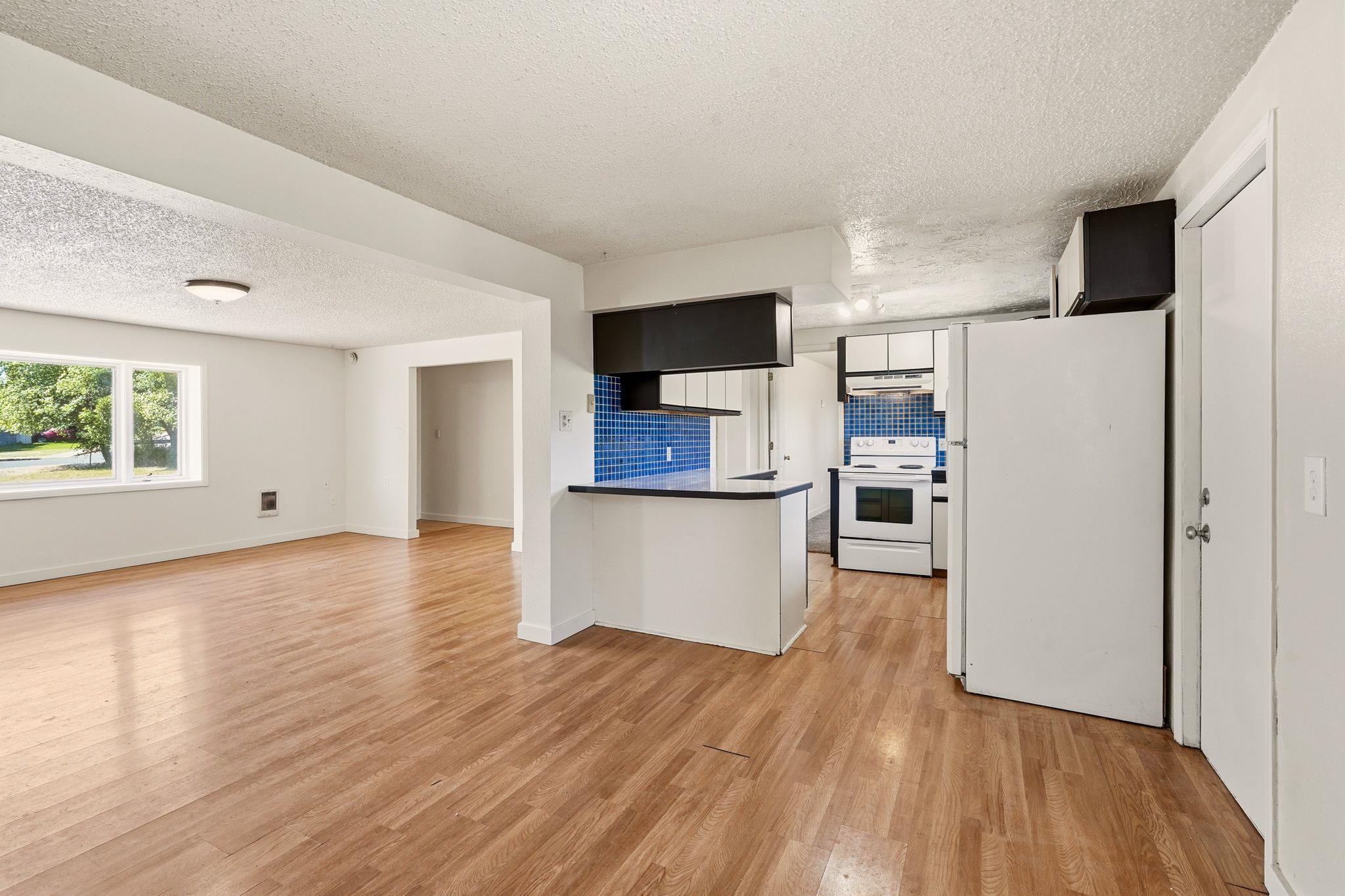 625 Clay St - Photo 6
