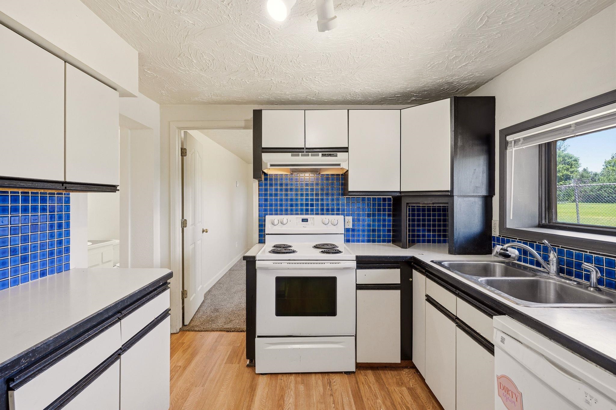 625 Clay St - Photo 7