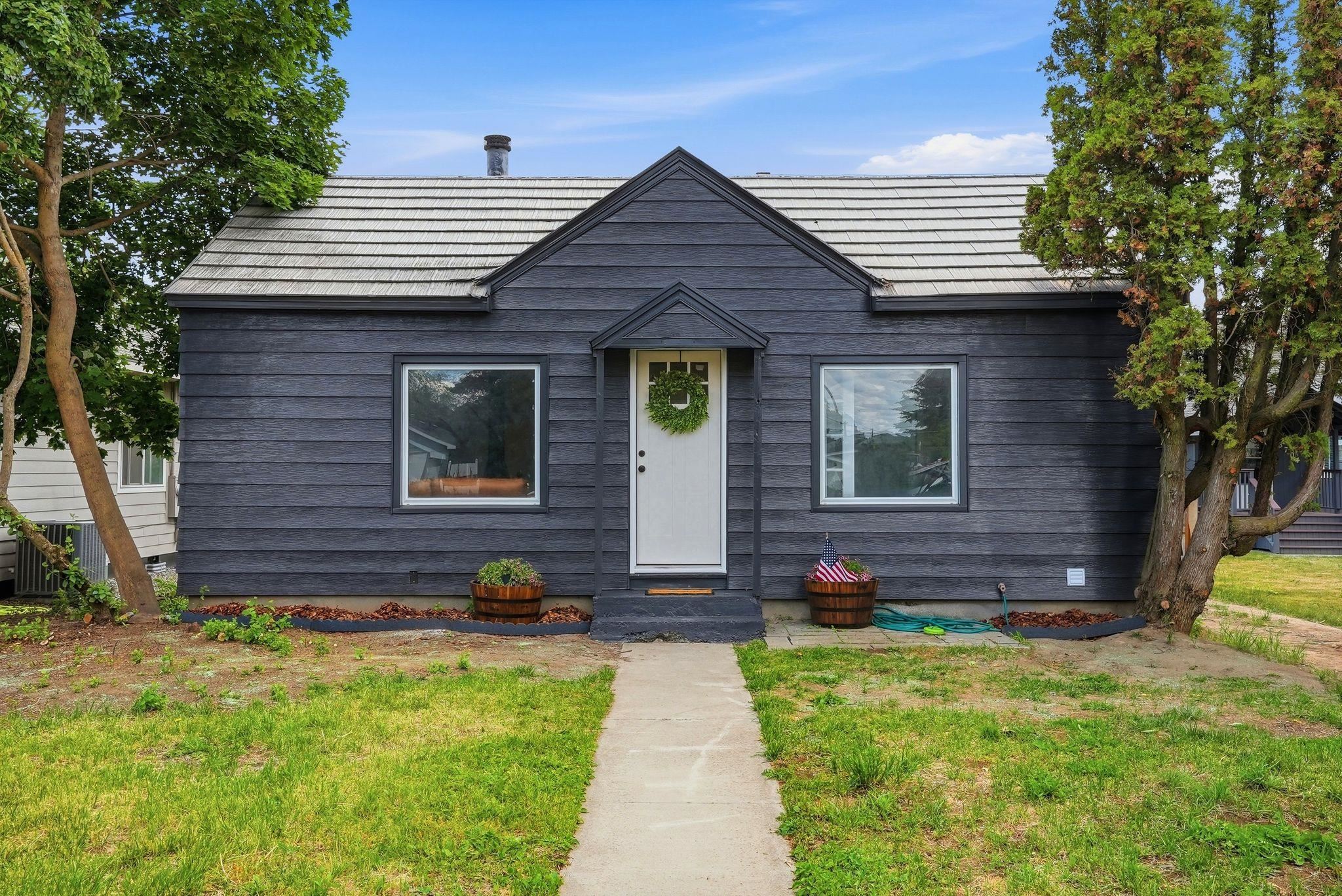3708 E 28th Ave - Photo 1
