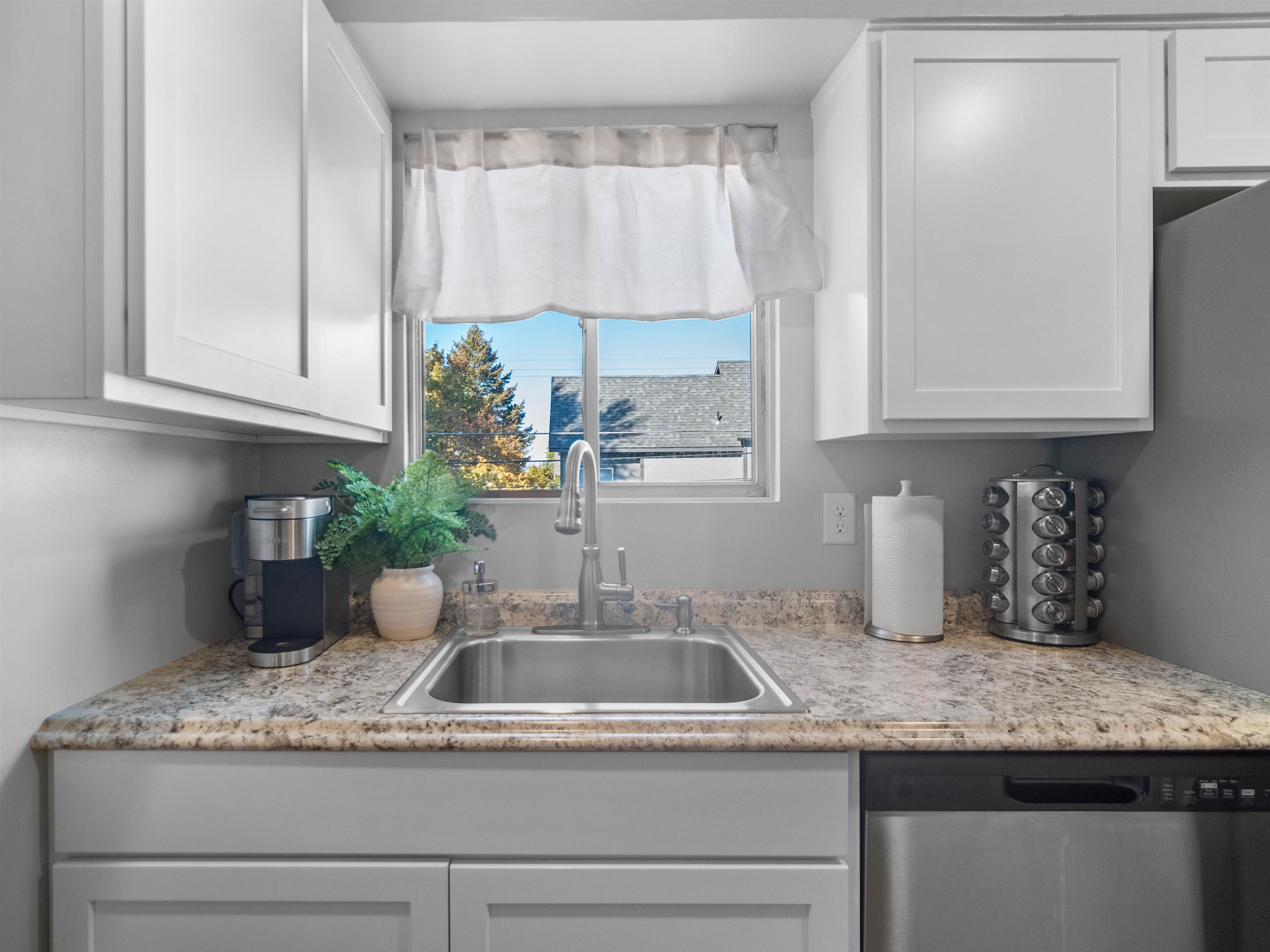 1608 W 8TH Ave - Photo 11