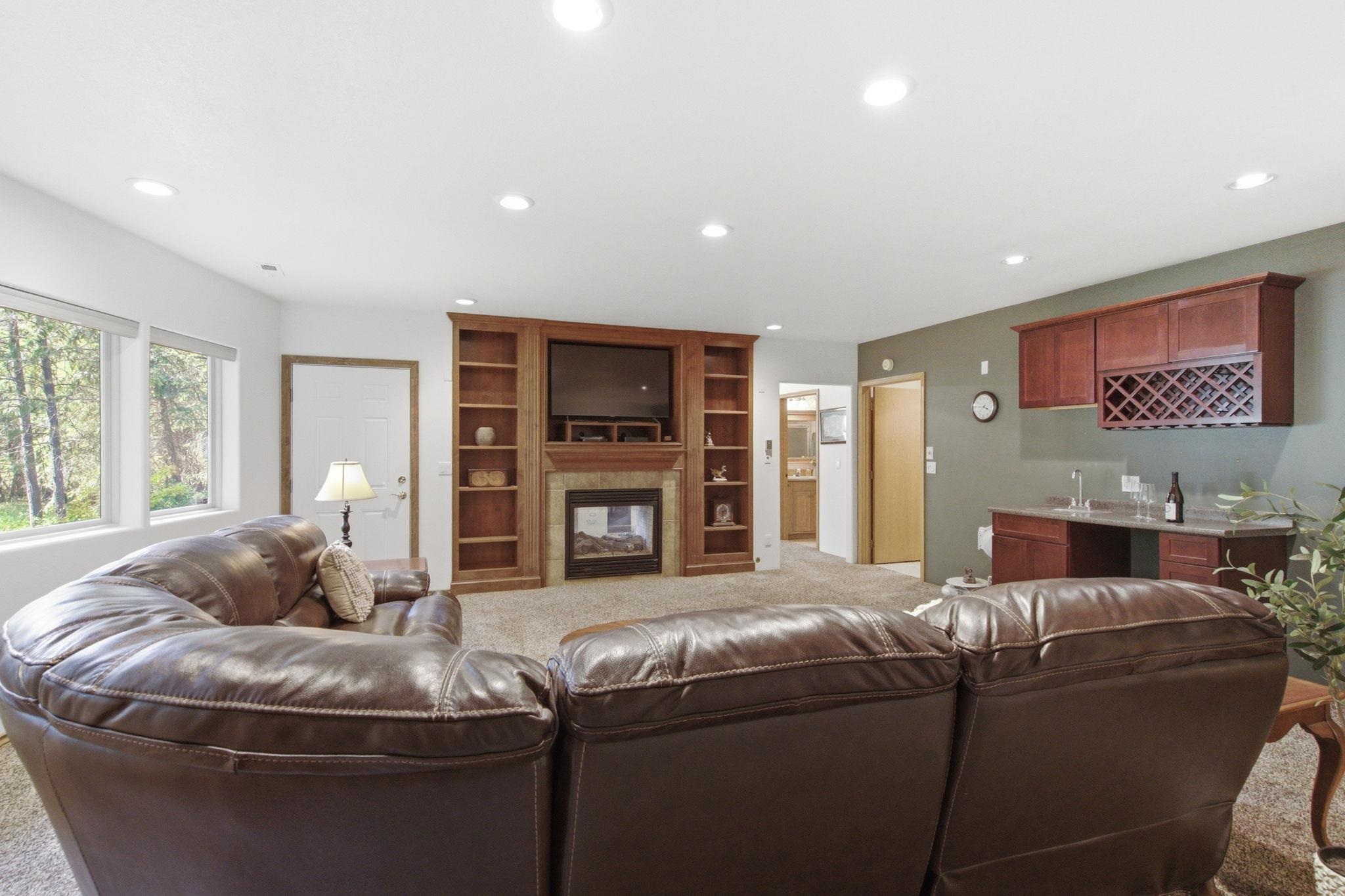 8818 N Ormond Ct - Photo 32