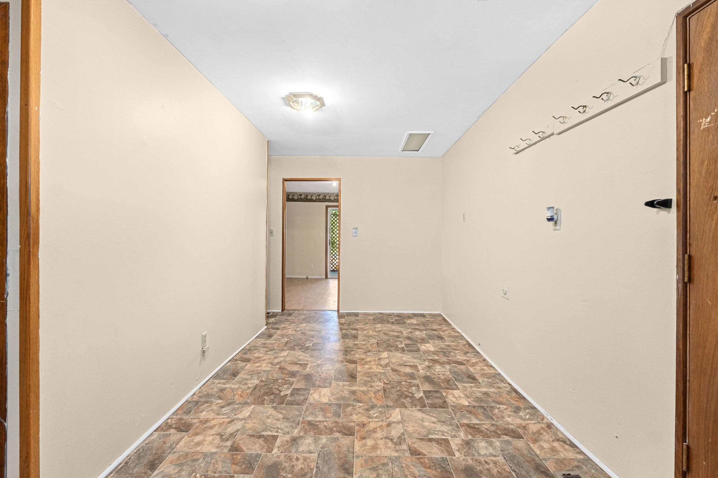103 Selkirk St - Photo 8