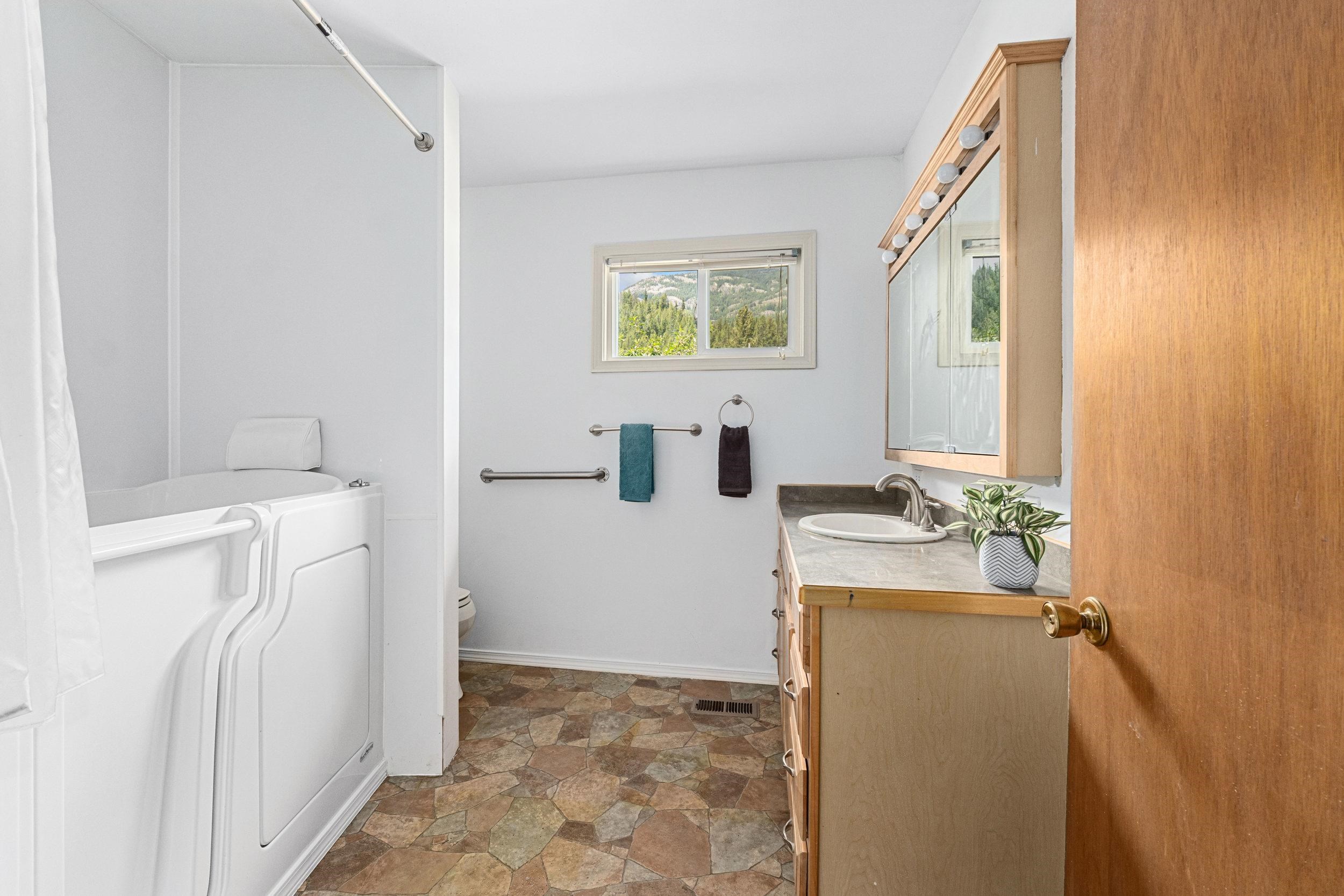 103 Selkirk St - Photo 14