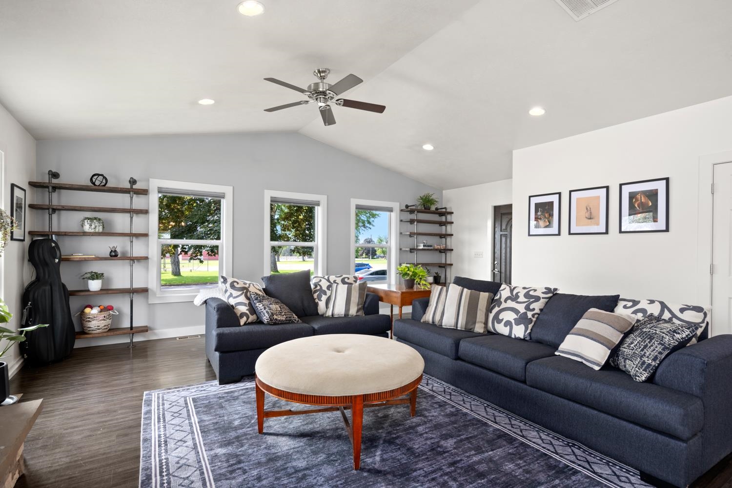 306 W 3rd St - Photo 10
