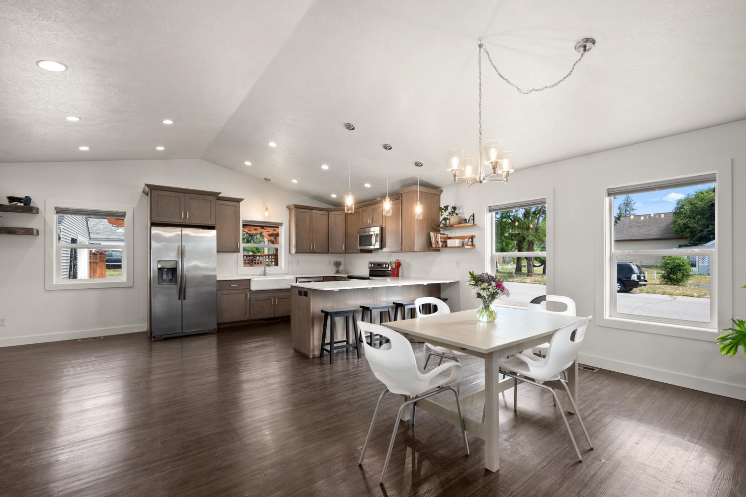 306 W 3rd St - Photo 14
