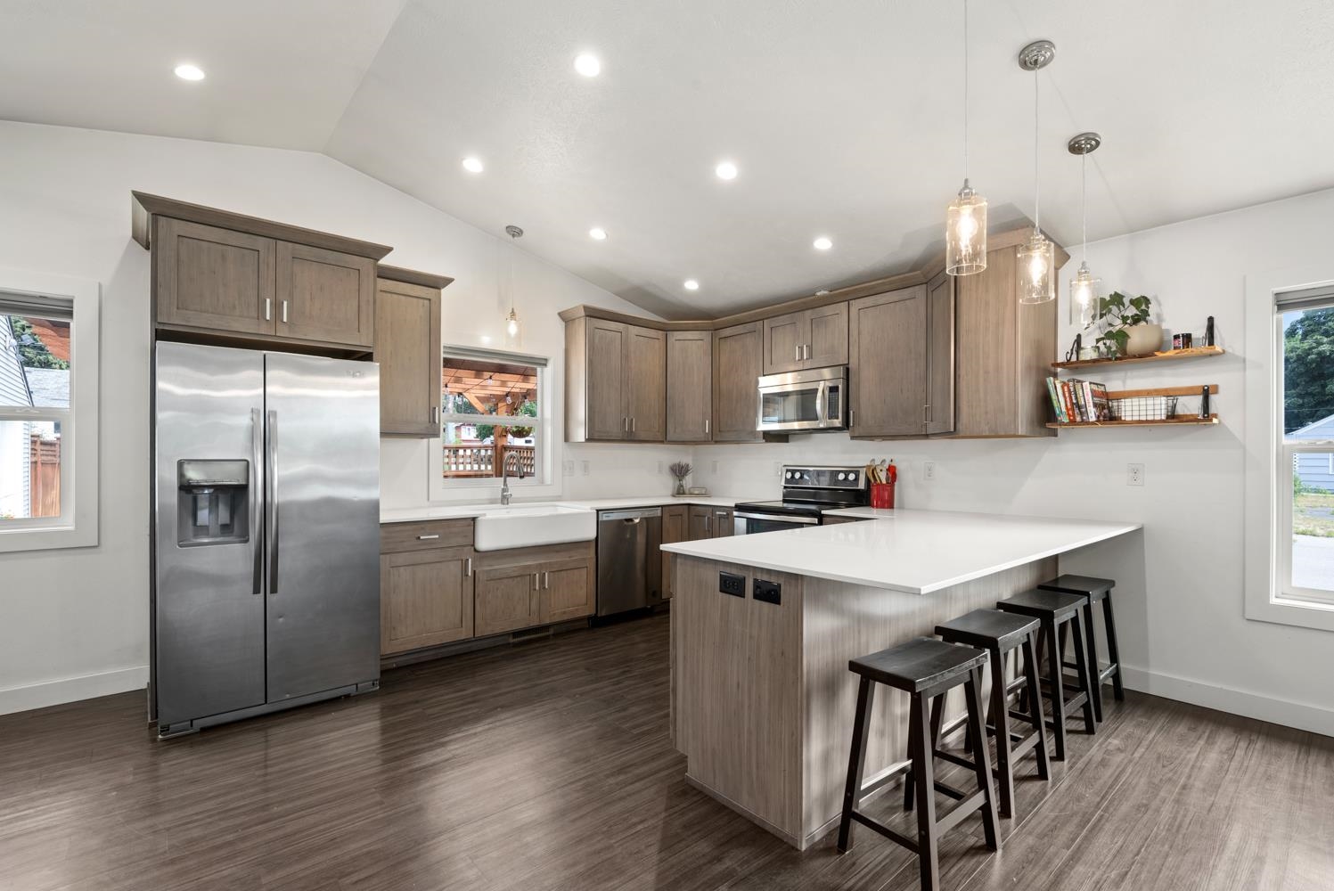 306 W 3rd St - Photo 16