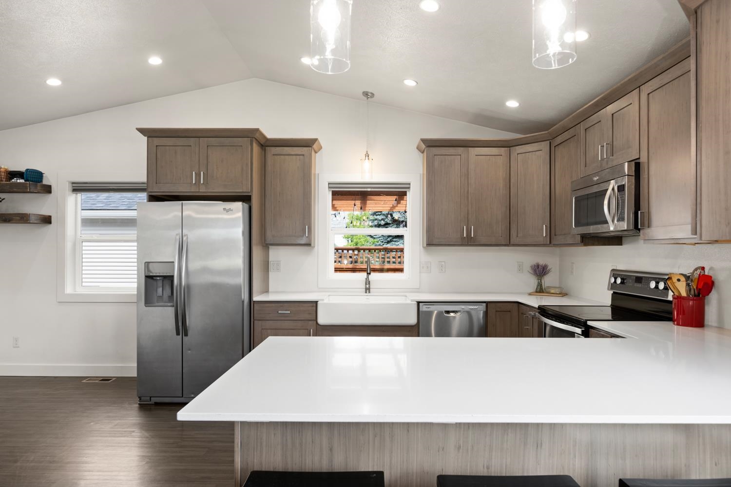 306 W 3rd St - Photo 17