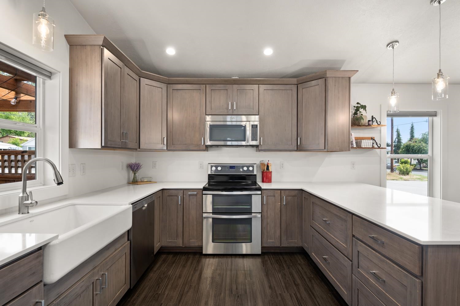 306 W 3rd St - Photo 19