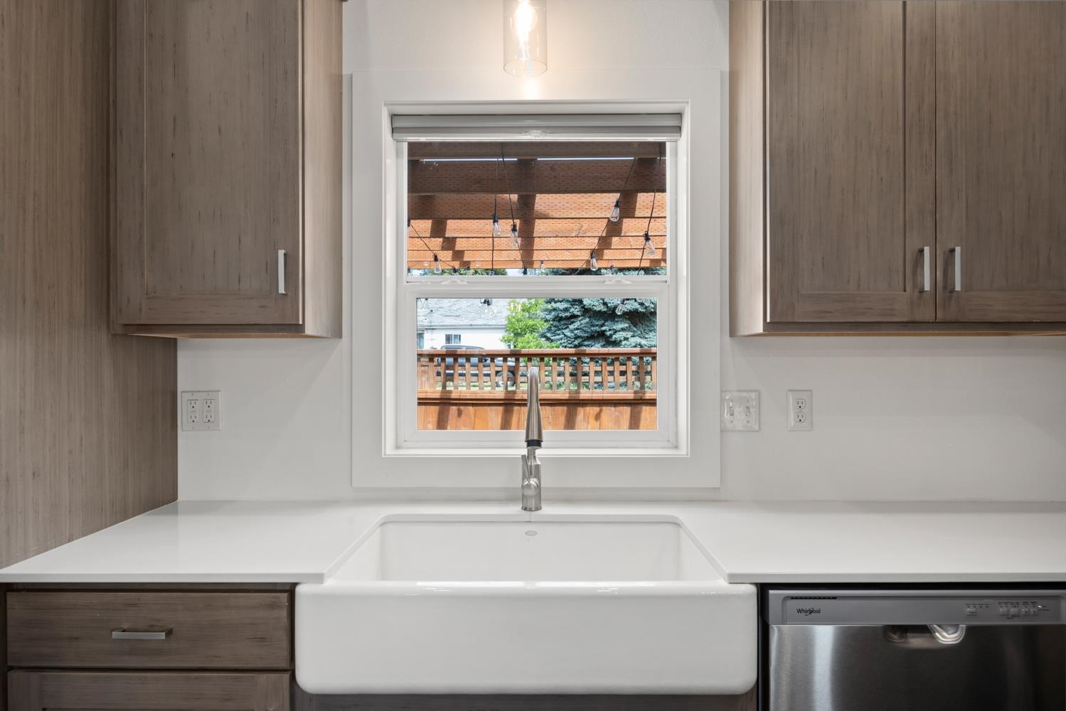 306 W 3rd St - Photo 20