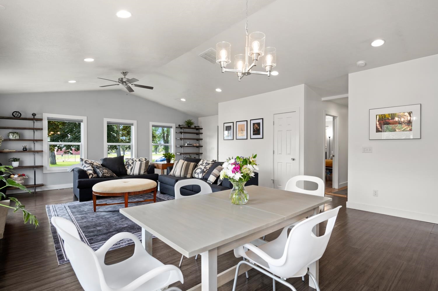306 W 3rd St - Photo 15