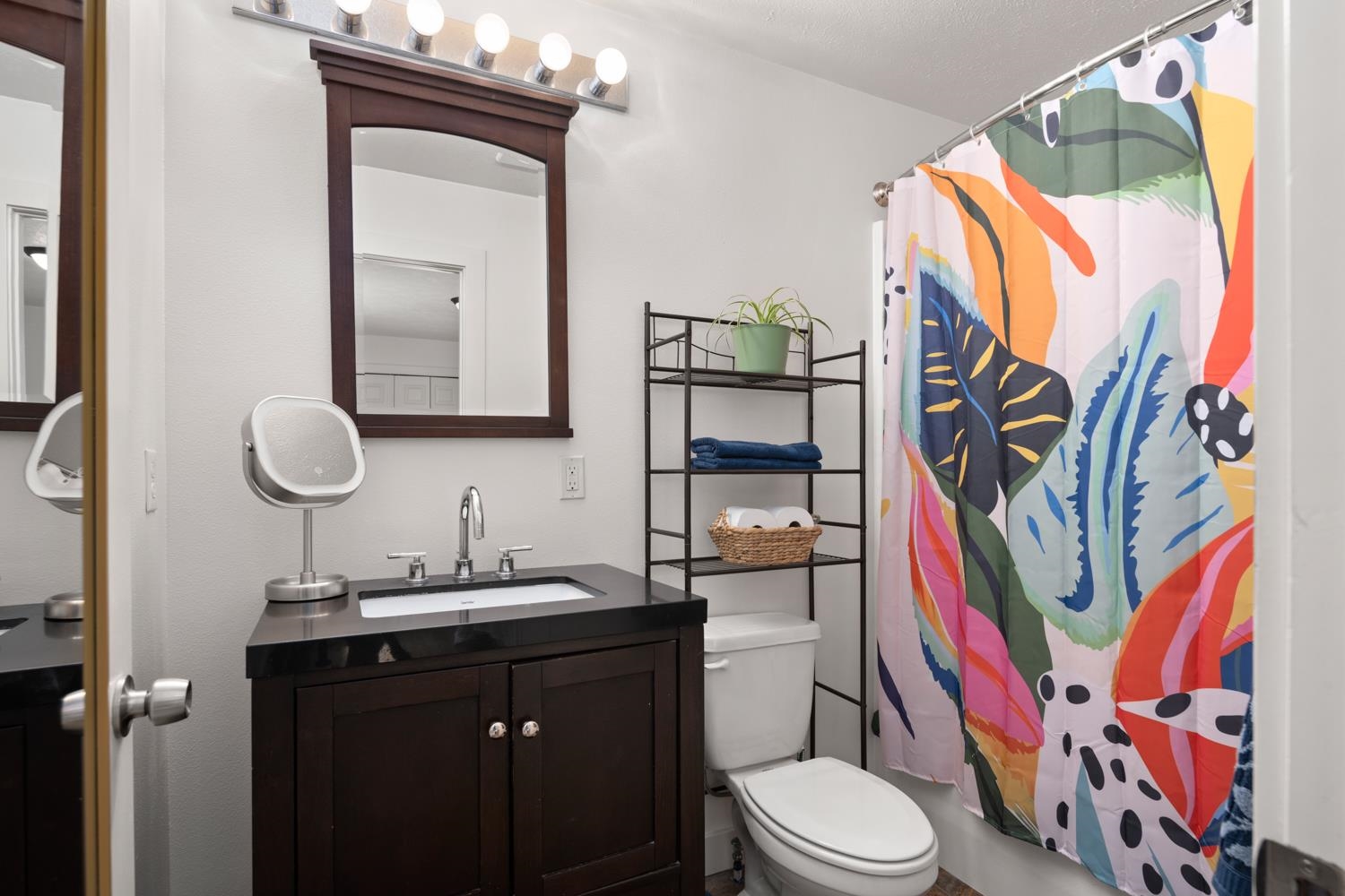306 W 3rd St - Photo 24