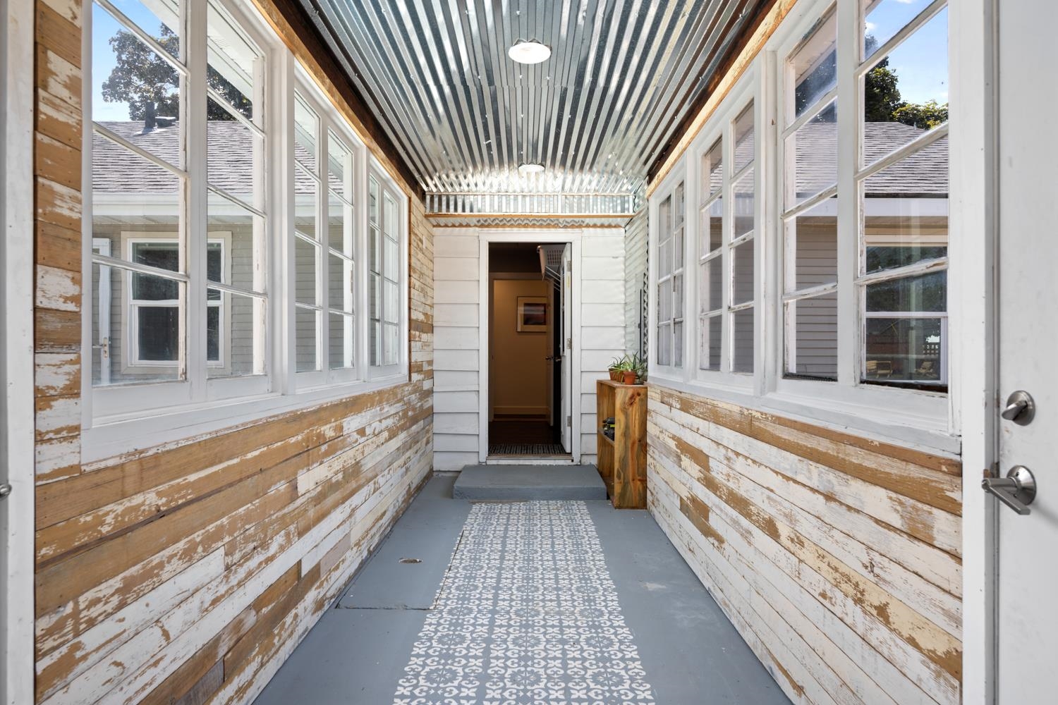 306 W 3rd St - Photo 31