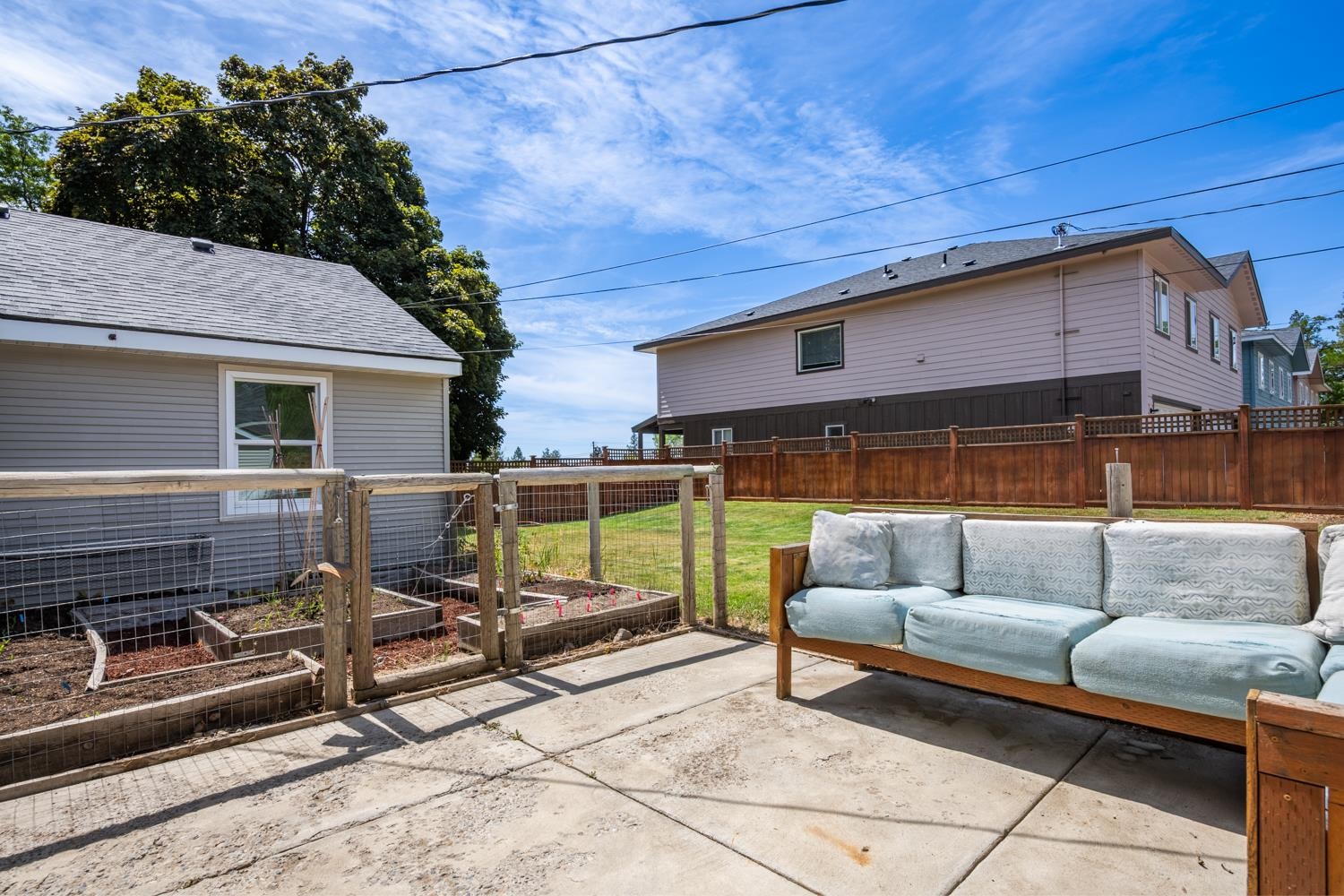 306 W 3rd St - Photo 35
