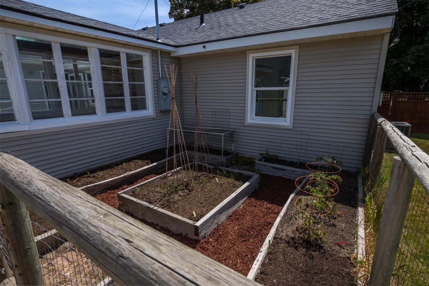 306 W 3rd St - Photo 36